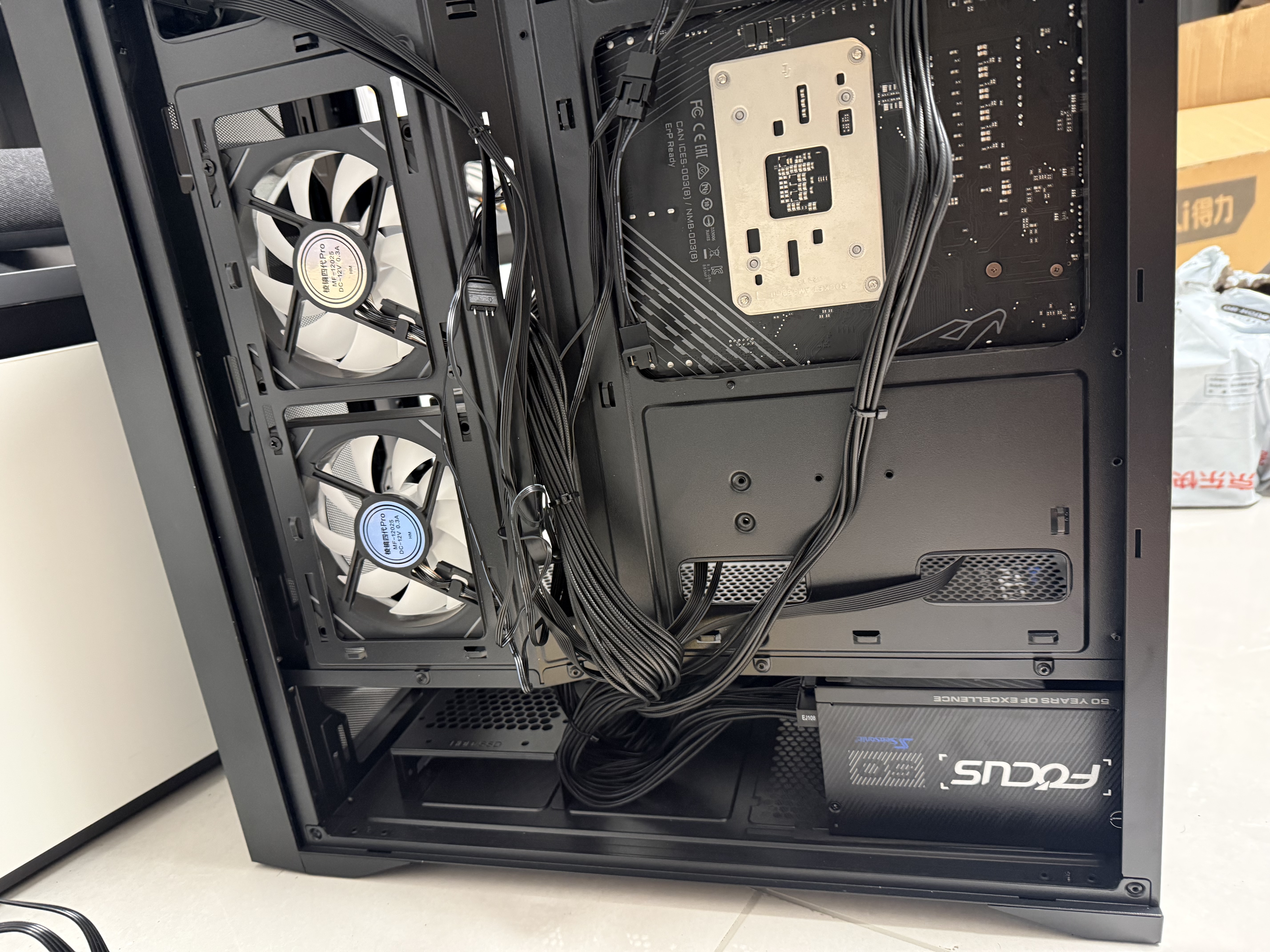 利民（thermalright）Frozen Warframe 360 BLACK 寒冰装甲 一体式水冷散热器 IPS液晶屏 FW360 BLACK 实拍图