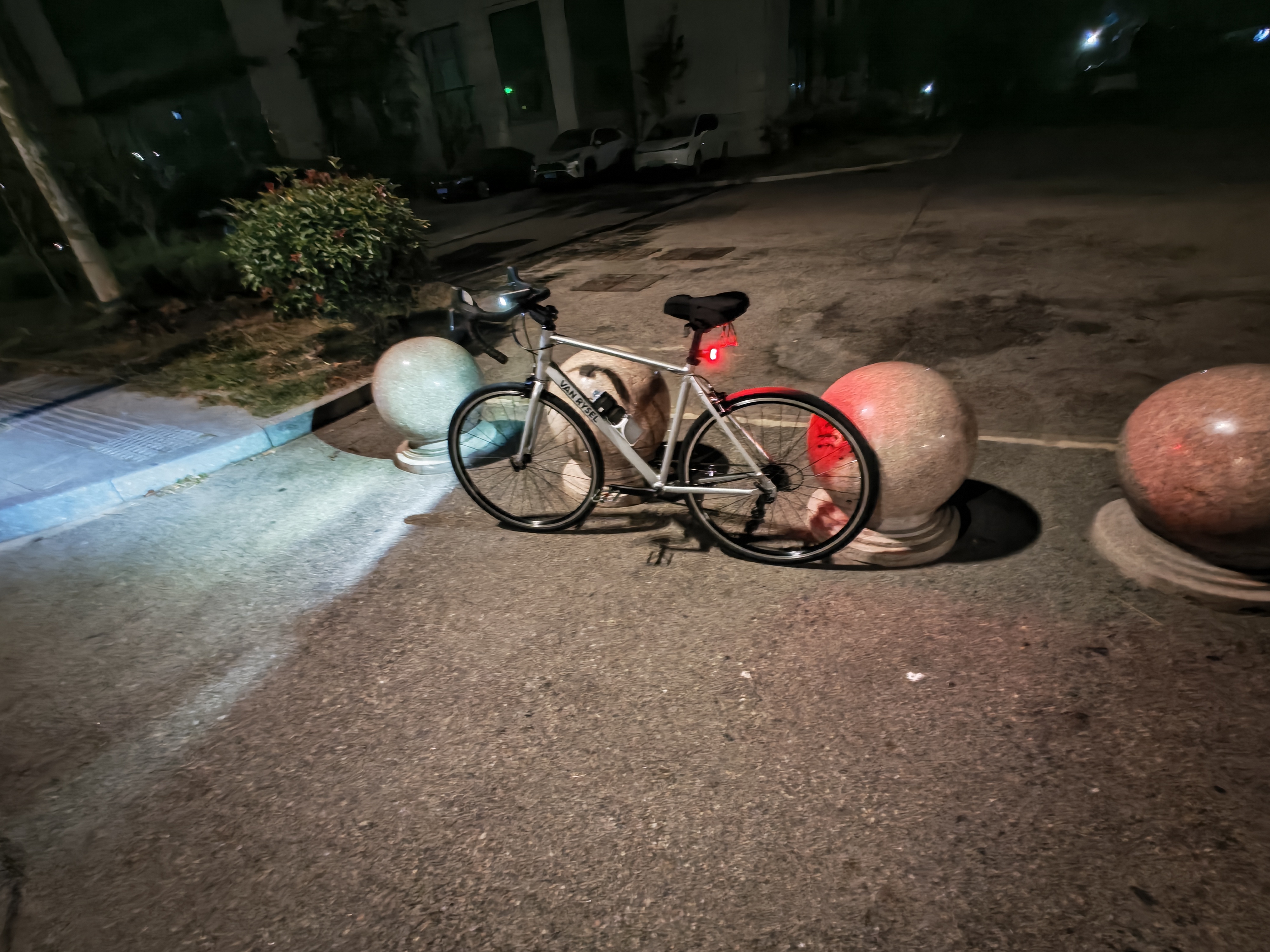 迪卡侬【门店自提】26款RC100 V3公路自行车成人通勤铝合金男女骑行单车 26款 RC100 V3 锌灰色 L码 适合身高180cm~190cm 实拍图