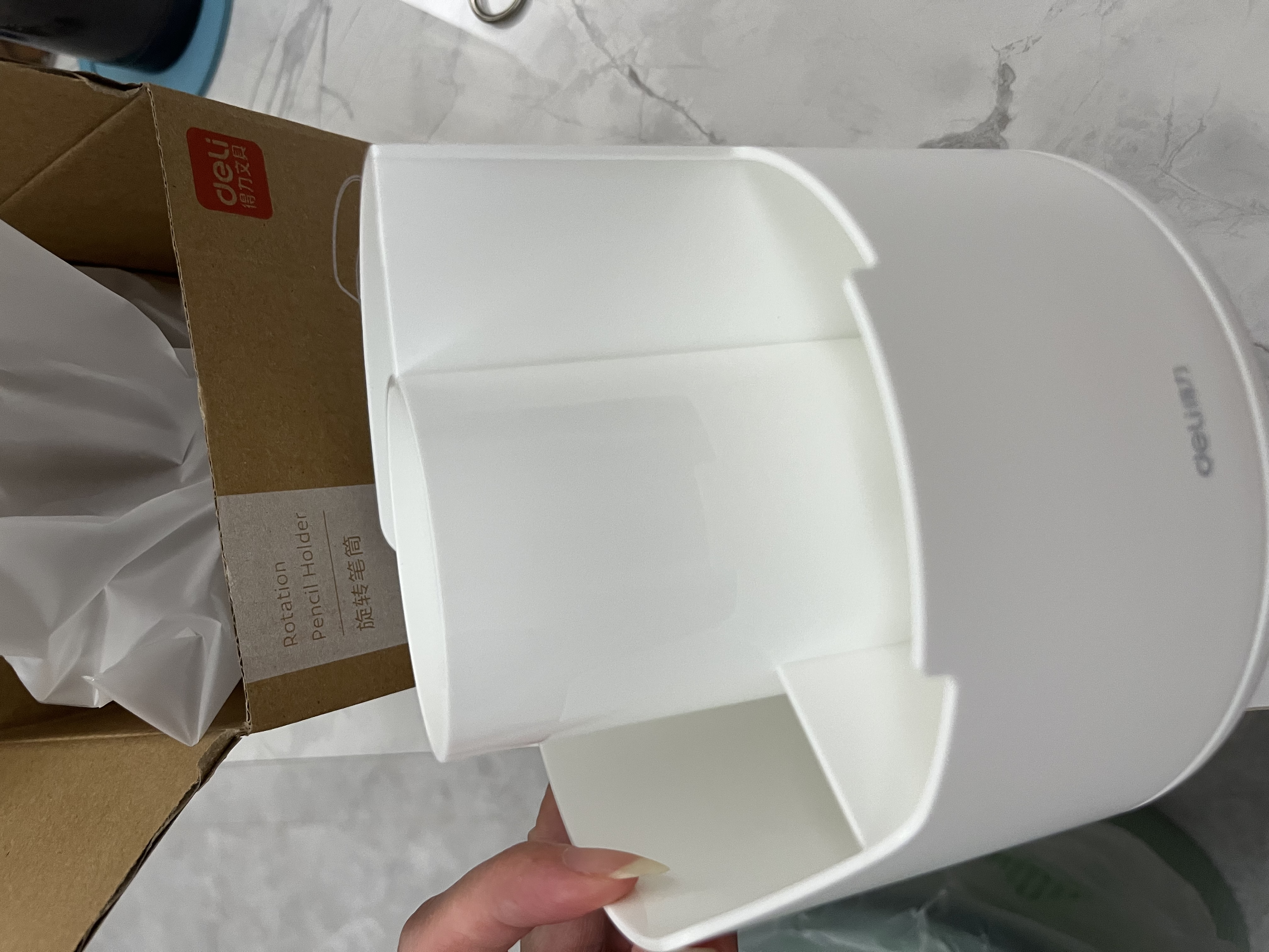 得力（deli）多功能分格旋转笔筒 大容量桌面收纳盒 手机支架 办公用品 可旋转白色PK414 实拍图