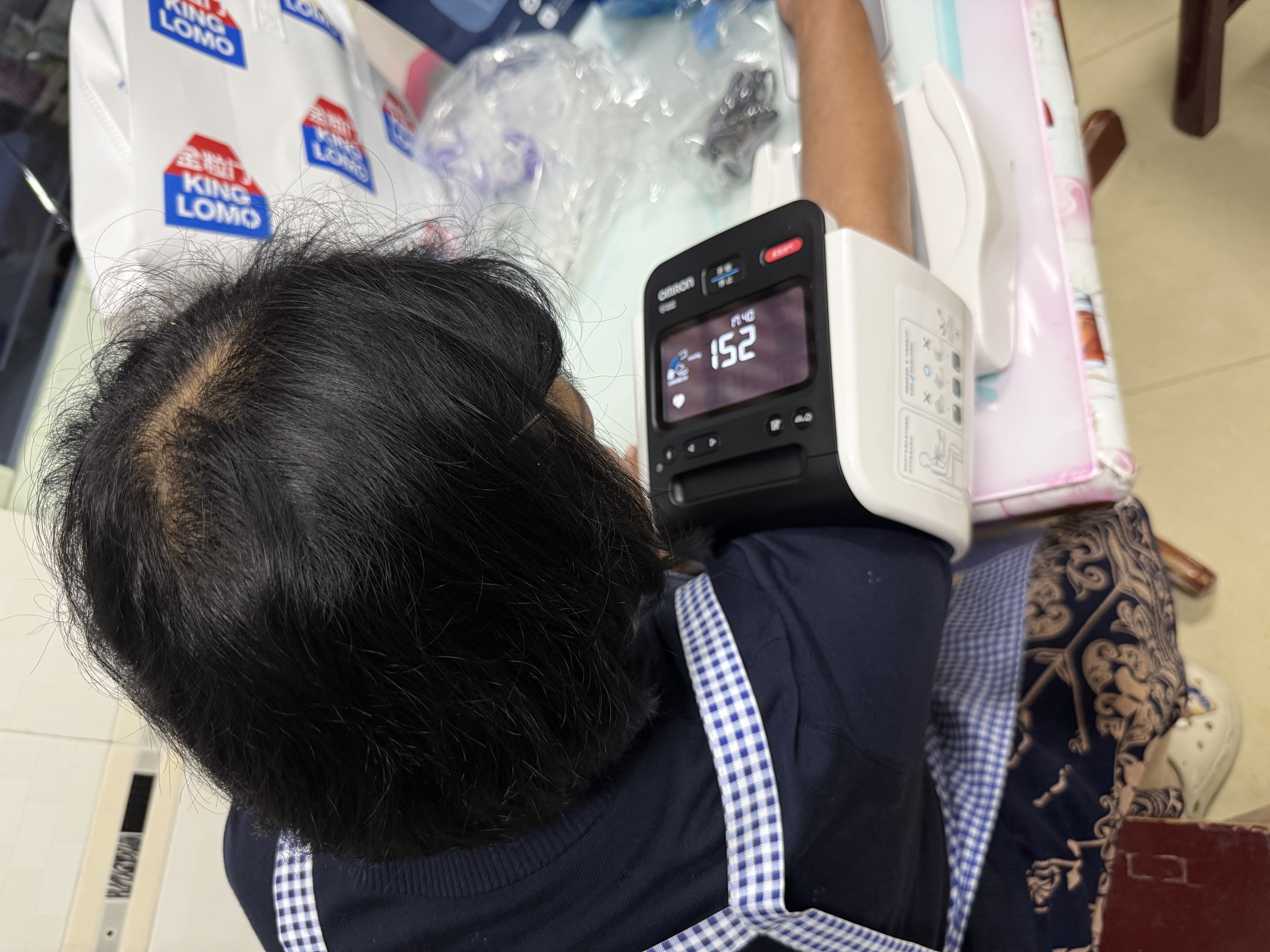 欧姆龙（OMRON）臂筒式电子血压计血压仪家用臂筒式医用高精准HEM-1026T2 实拍图
