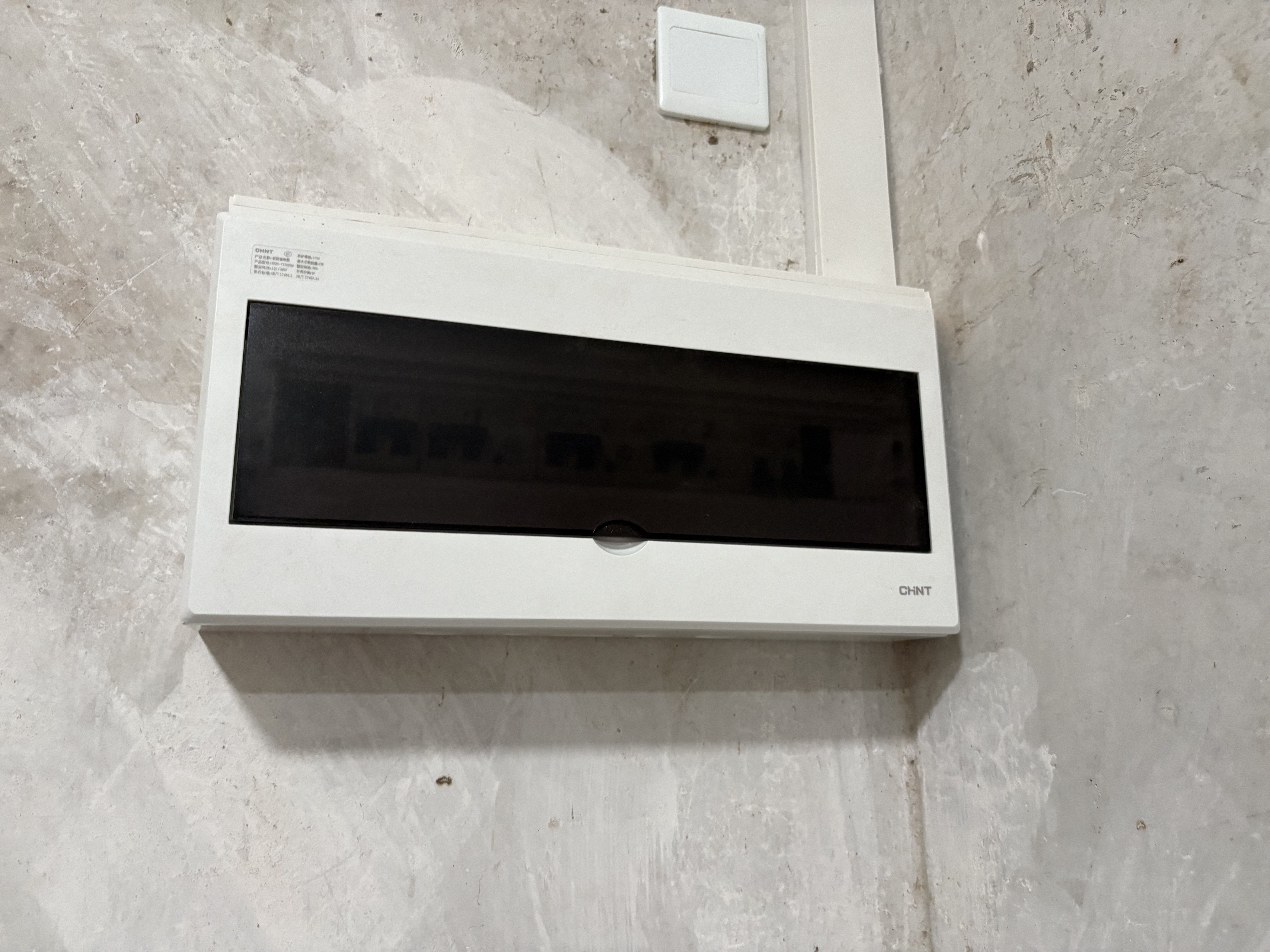 正泰强电箱配电箱明装20回路NEX5-C12000M 实拍图
