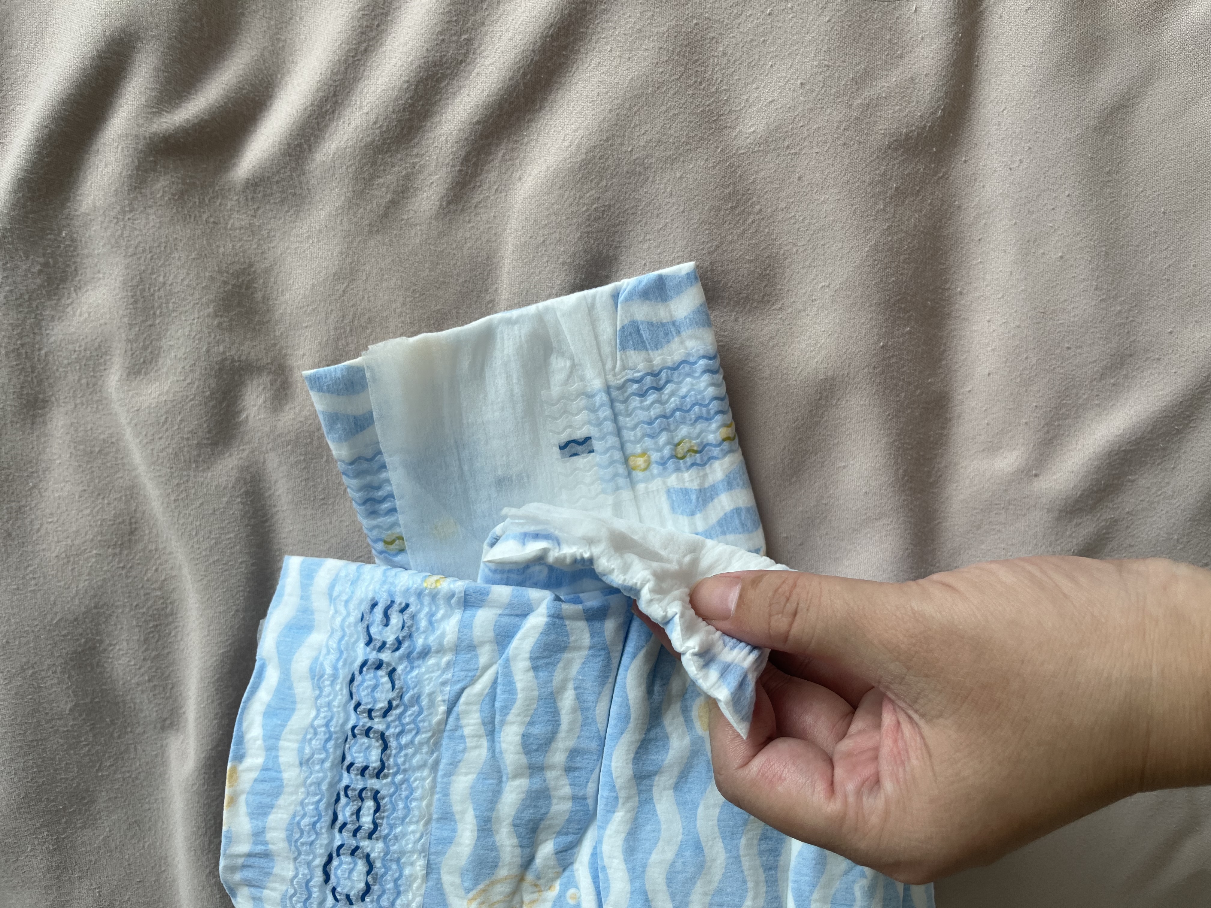 巴布豆（BOBDOG）【未检出甲酰胺】小波浪纸尿裤XXL60片超薄婴儿尿不湿透气 实拍图