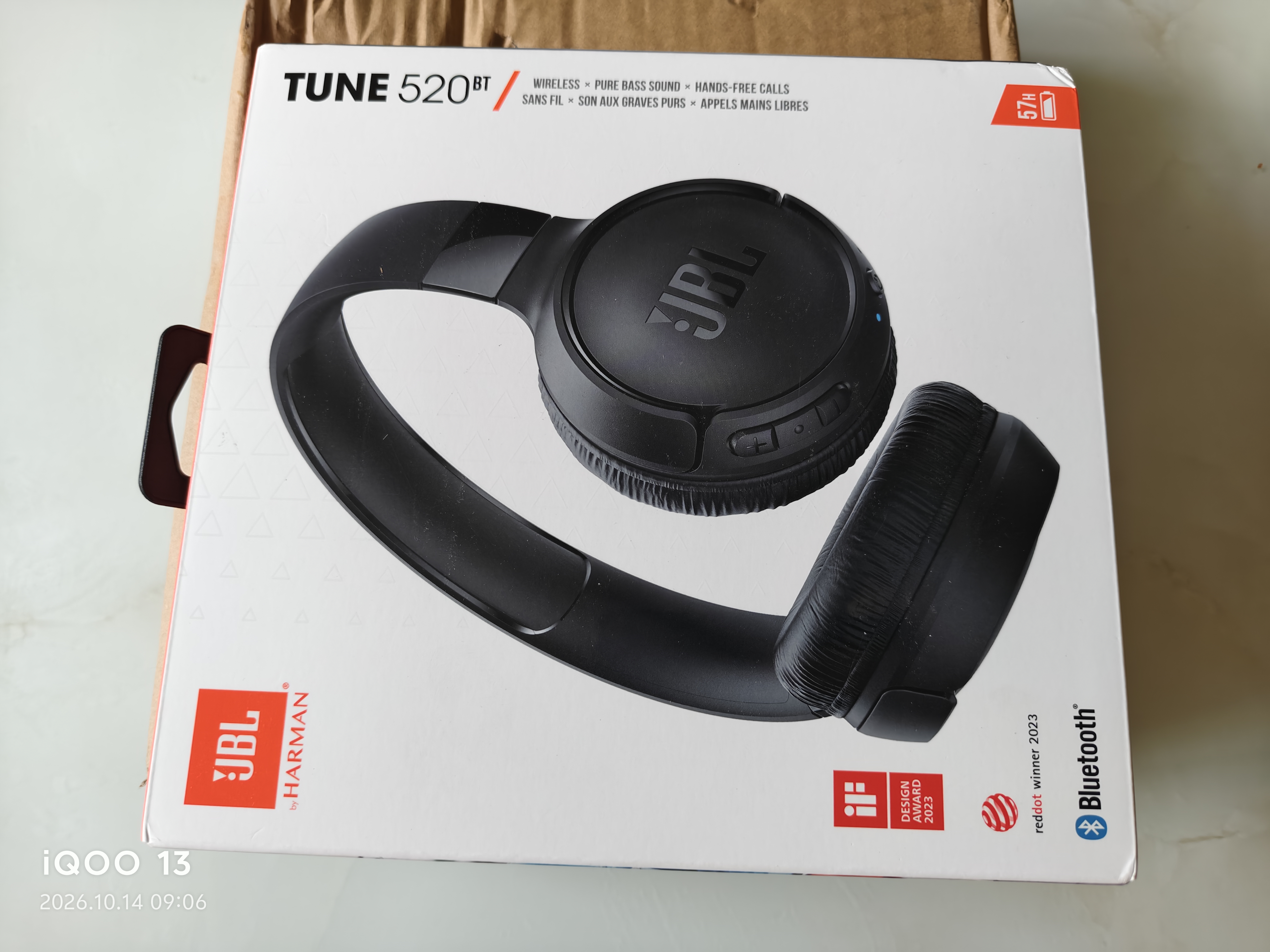 JBL TUNE520BT 头戴式无线耳机 包耳式/压耳式 纯正低频音效 蓝牙5.3 免提通话 音乐游戏网课长续航 TUNE520BT 黑色 压耳式 实拍图