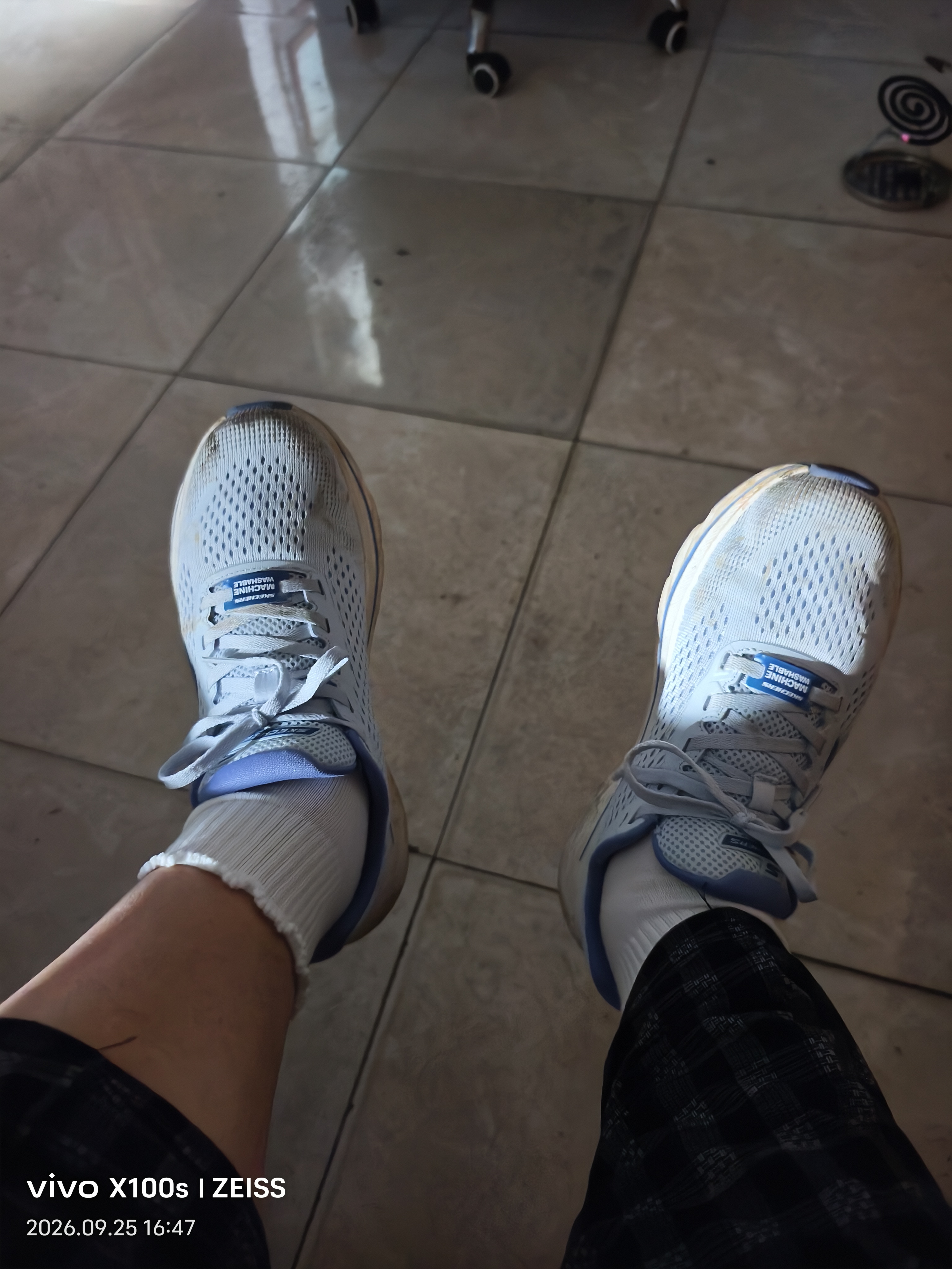 斯凯奇（Skechers）女鞋秋季舒适缓震休闲跑步鞋129052 浅蓝色 /LTBL 37 实拍图