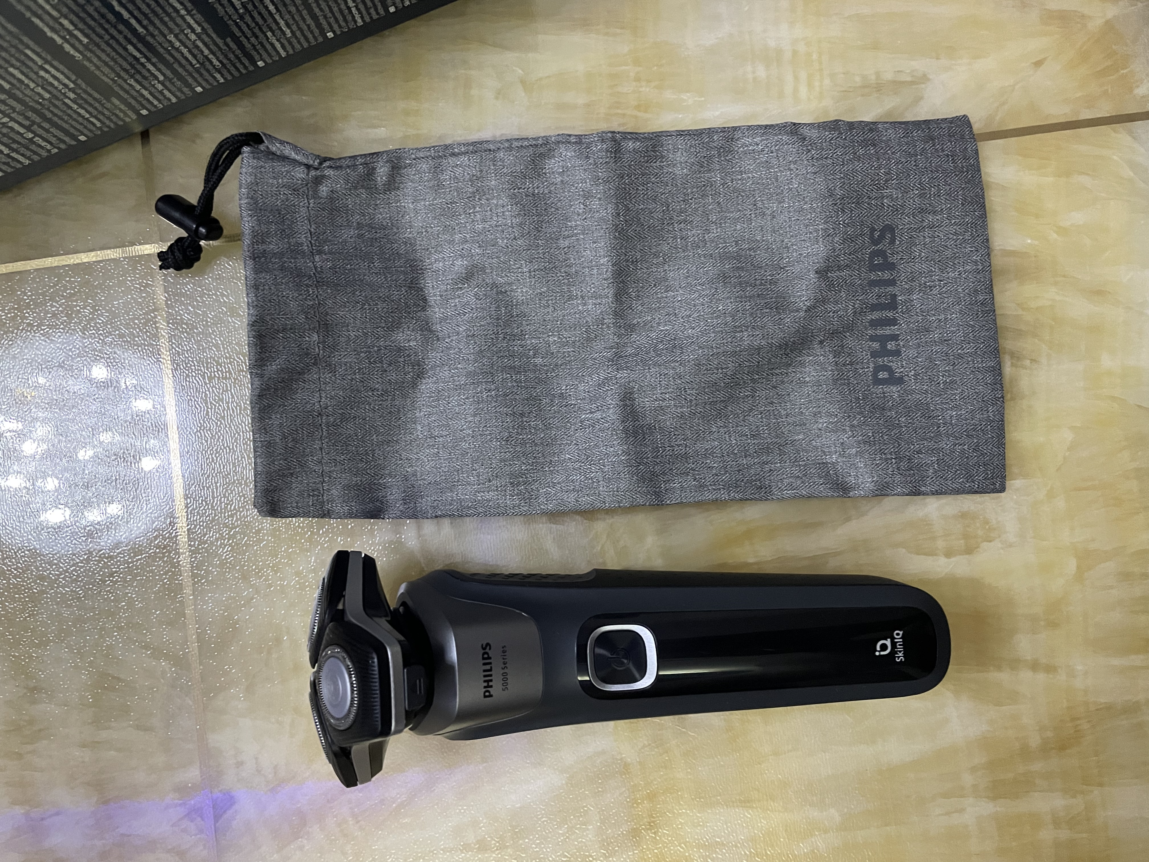飞利浦（PHILIPS）【中秋礼品进口爆款】电动剃须刀男士刮胡刀 旋护5系pro 荷兰原装进口旋转剃须刀 S5887送长辈父母 实拍图
