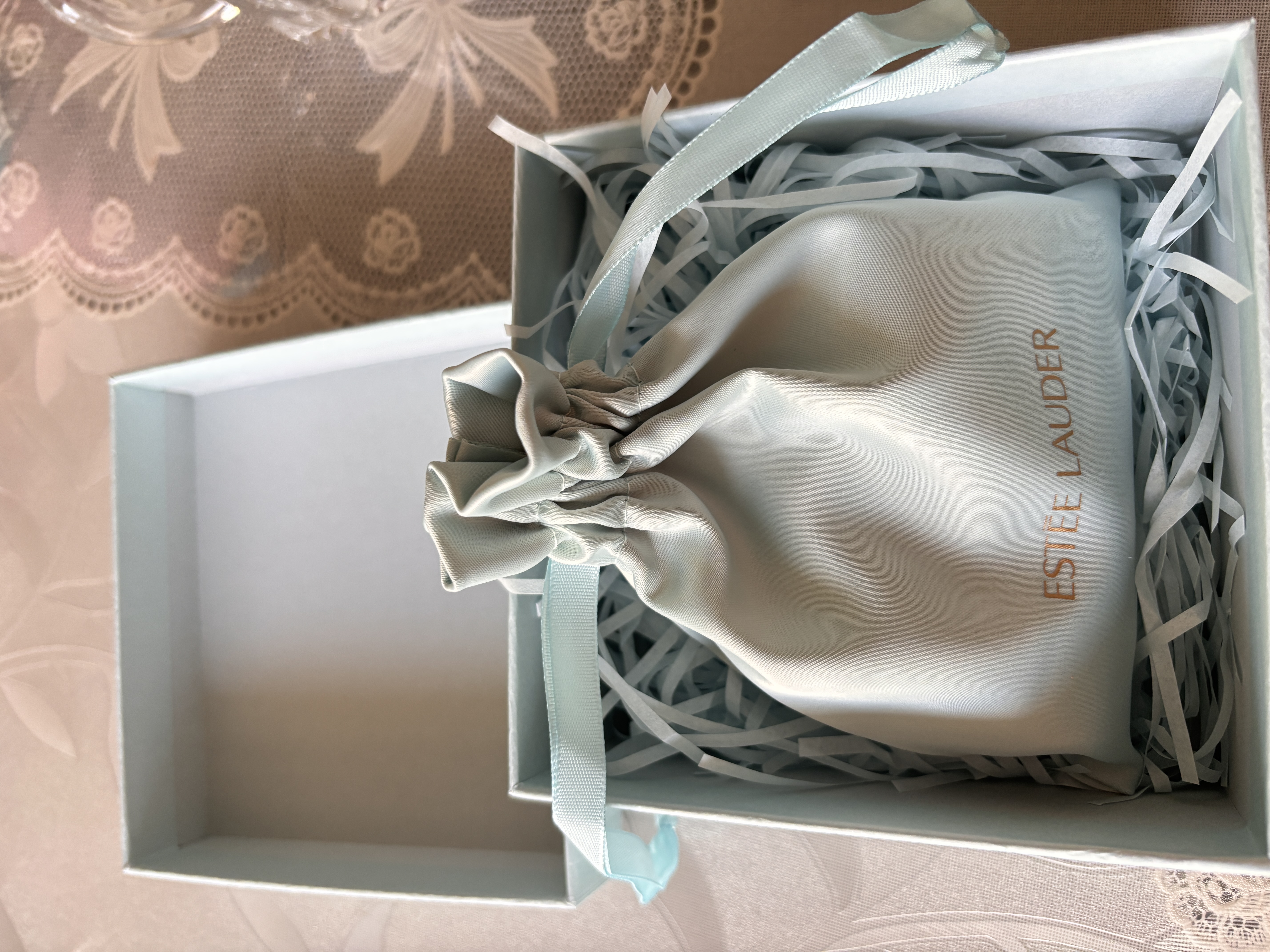 雅诗兰黛plus开卡礼-保湿焕肤2件礼（樱花水30ml+粉水50ml) 实拍图