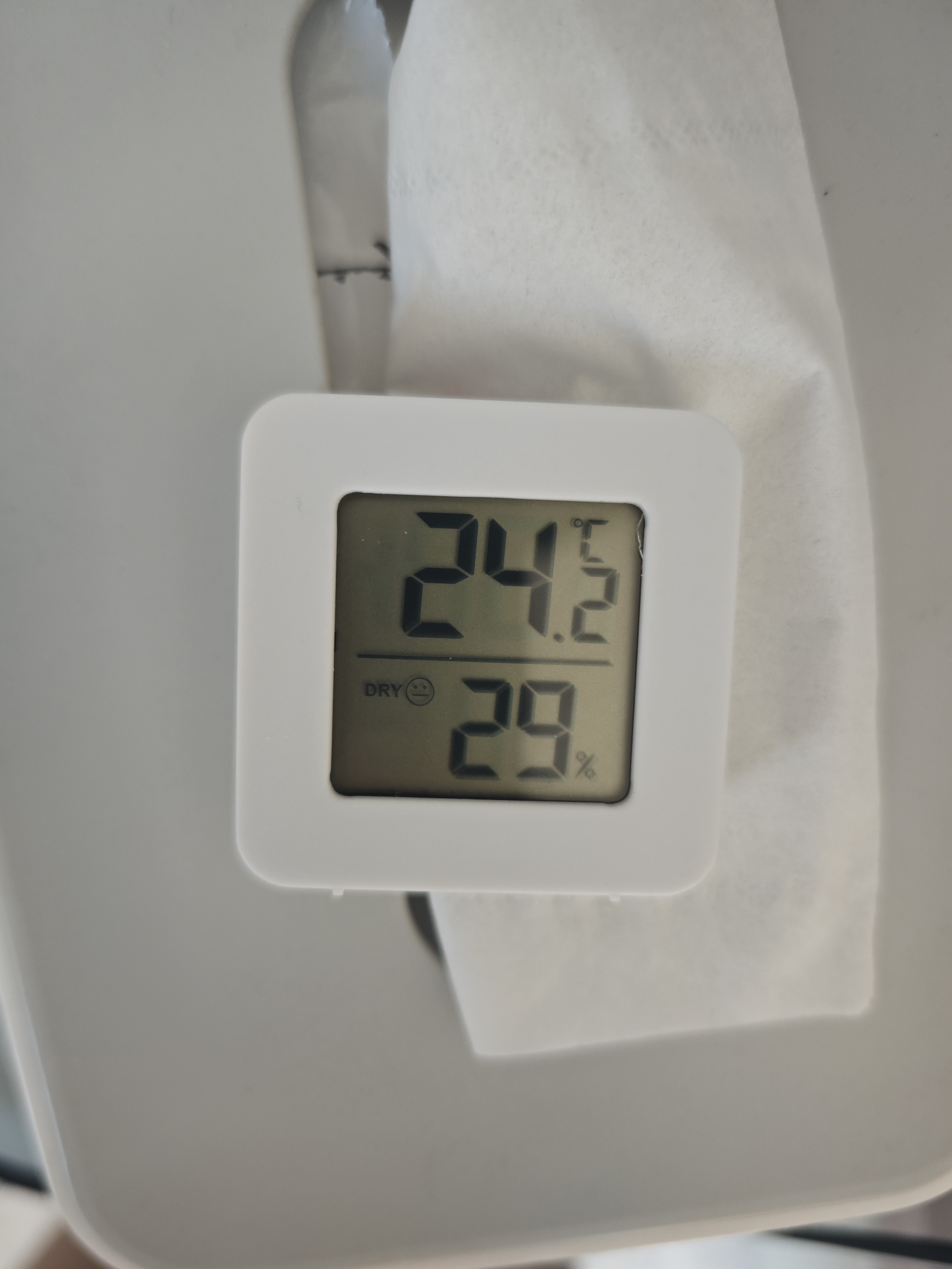 温湿度计婴儿房室内家用车内电子温湿度计迷你高精度传感器可壁 白色温湿度计*1 实拍图