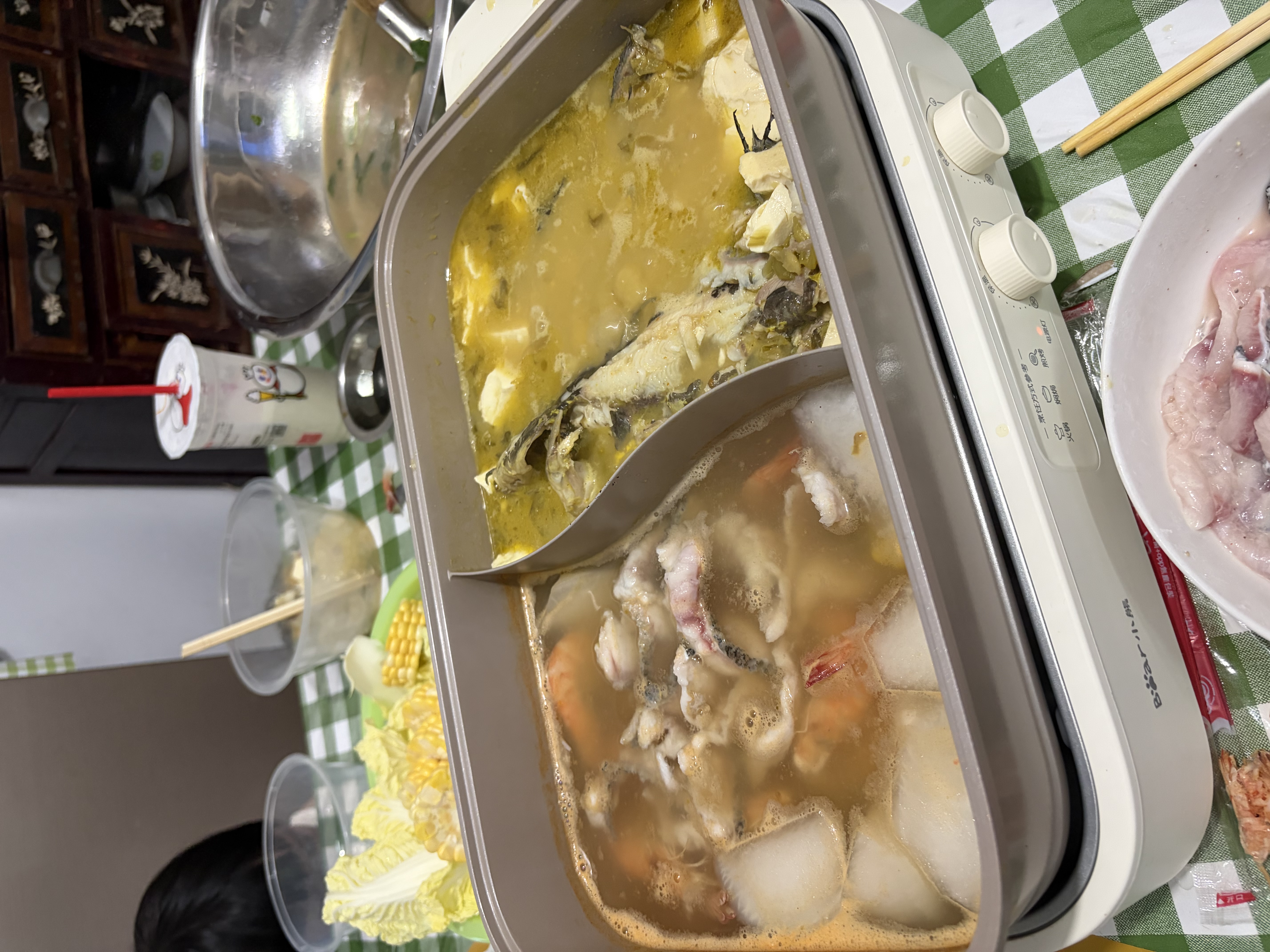 小熊（Bear）电火锅  鸳鸯锅火锅专用锅烤肉锅0氟钛陶涂层烤涮一体多功能锅料理锅分体6.5L多用途锅M65Y1带烤盘 实拍图