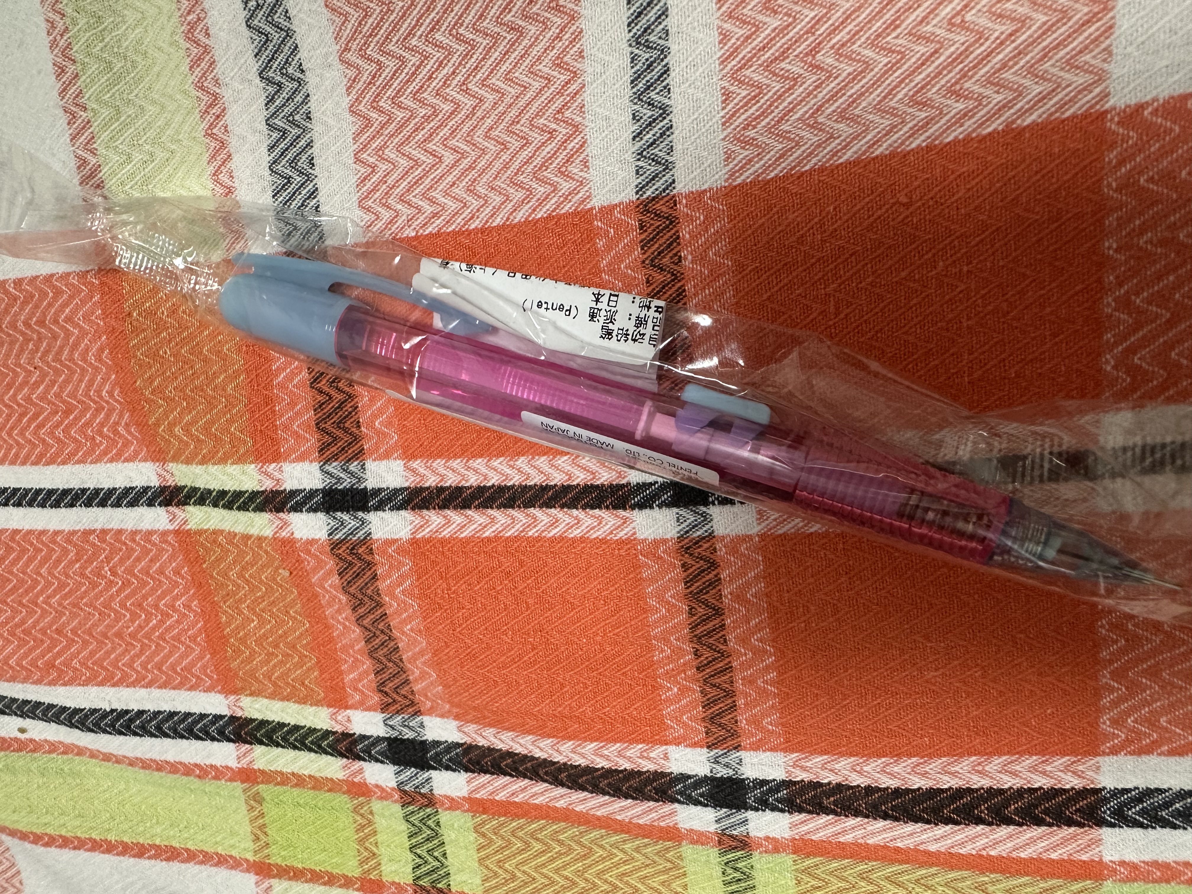 派通（Pentel ）【开学必购】0.5mm侧按式活动铅笔 学生绘画自动铅笔带橡皮PD105C撞色限量款 蓝粉色 实拍图