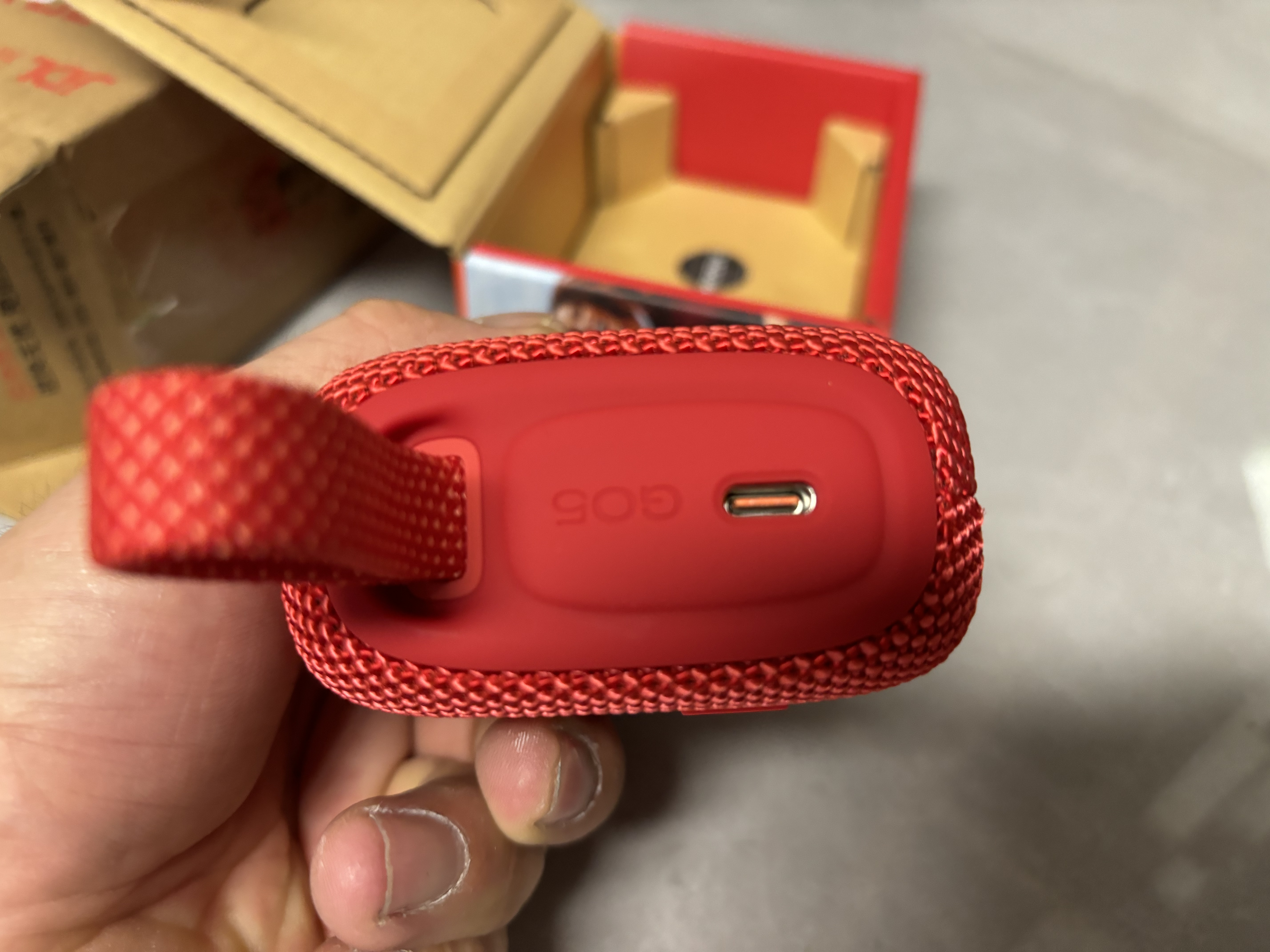 JBL GO5 音乐金砖五代 蓝牙音箱 便携迷你音响 氛围灯音箱 口袋音箱 Pocket出游搭子 中秋礼物 石榴红 实拍图