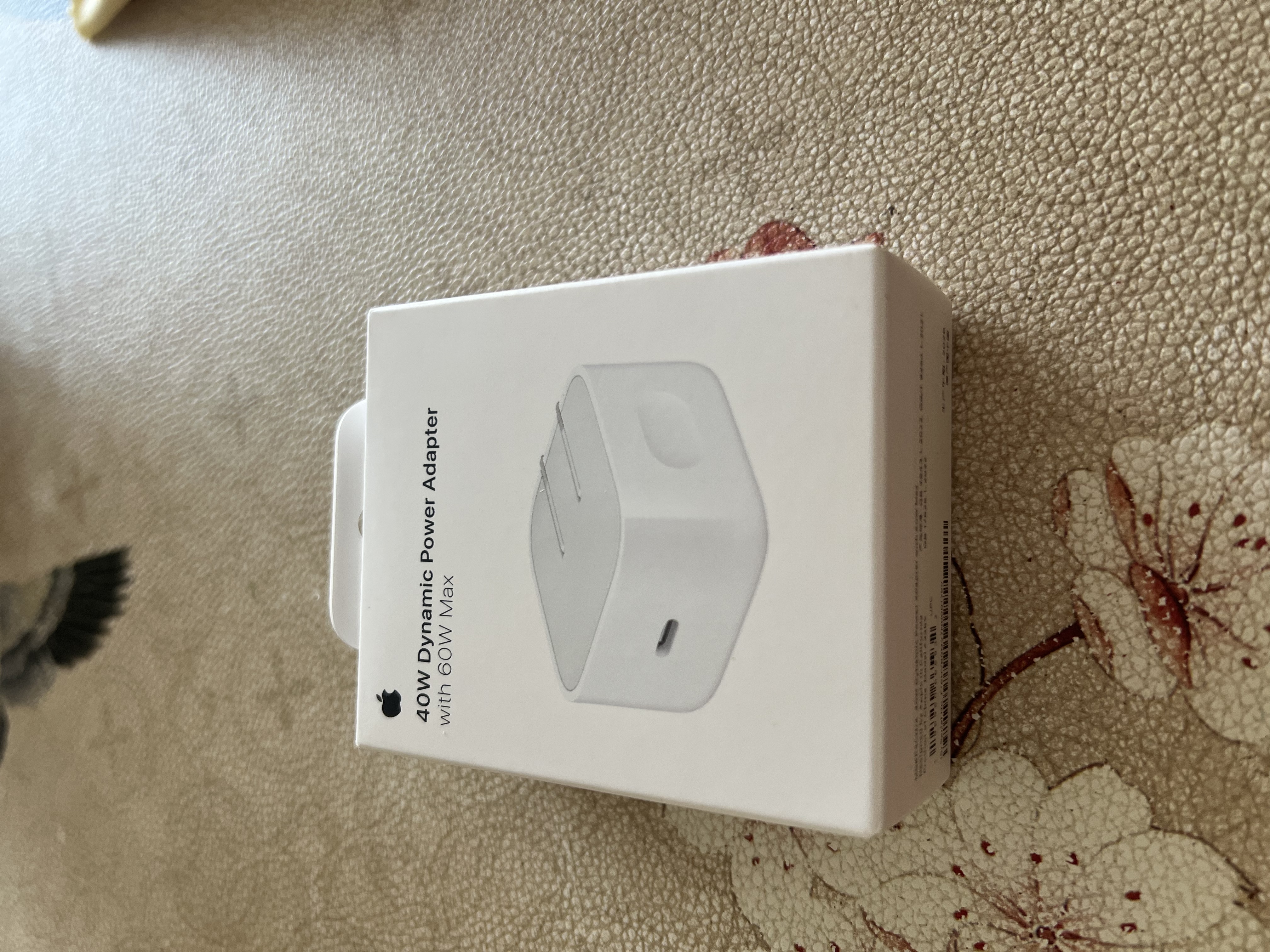 Apple/苹果 40W（至高60W） type-c快充充电器 苹果usb-c原装充电头 苹果iPhone 18 Pro Max充电器 实拍图