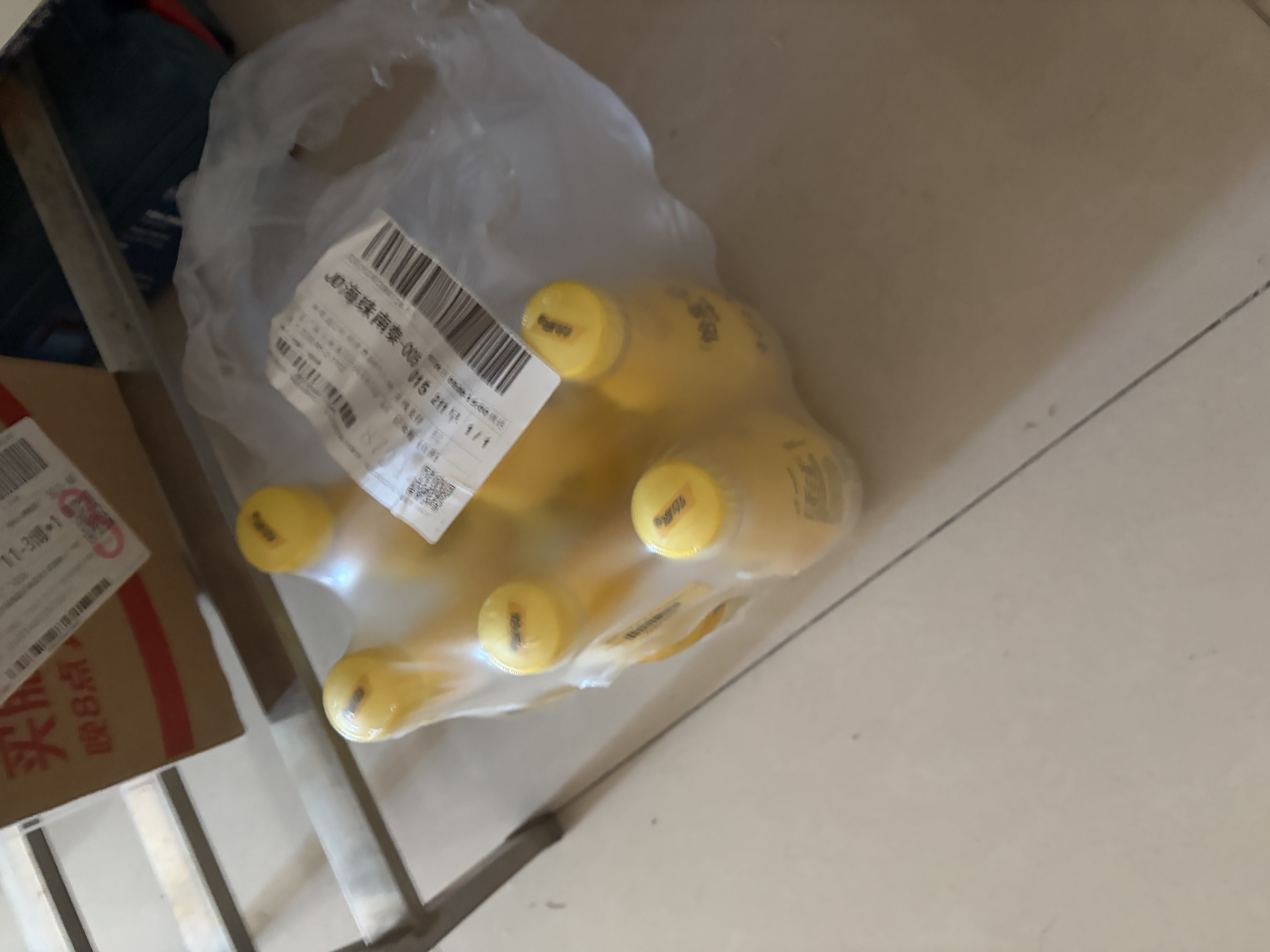可口可乐（Coca-Cola）怡泉 +C 柠檬味 含维C汽水饮料 400ml*12瓶 实拍图