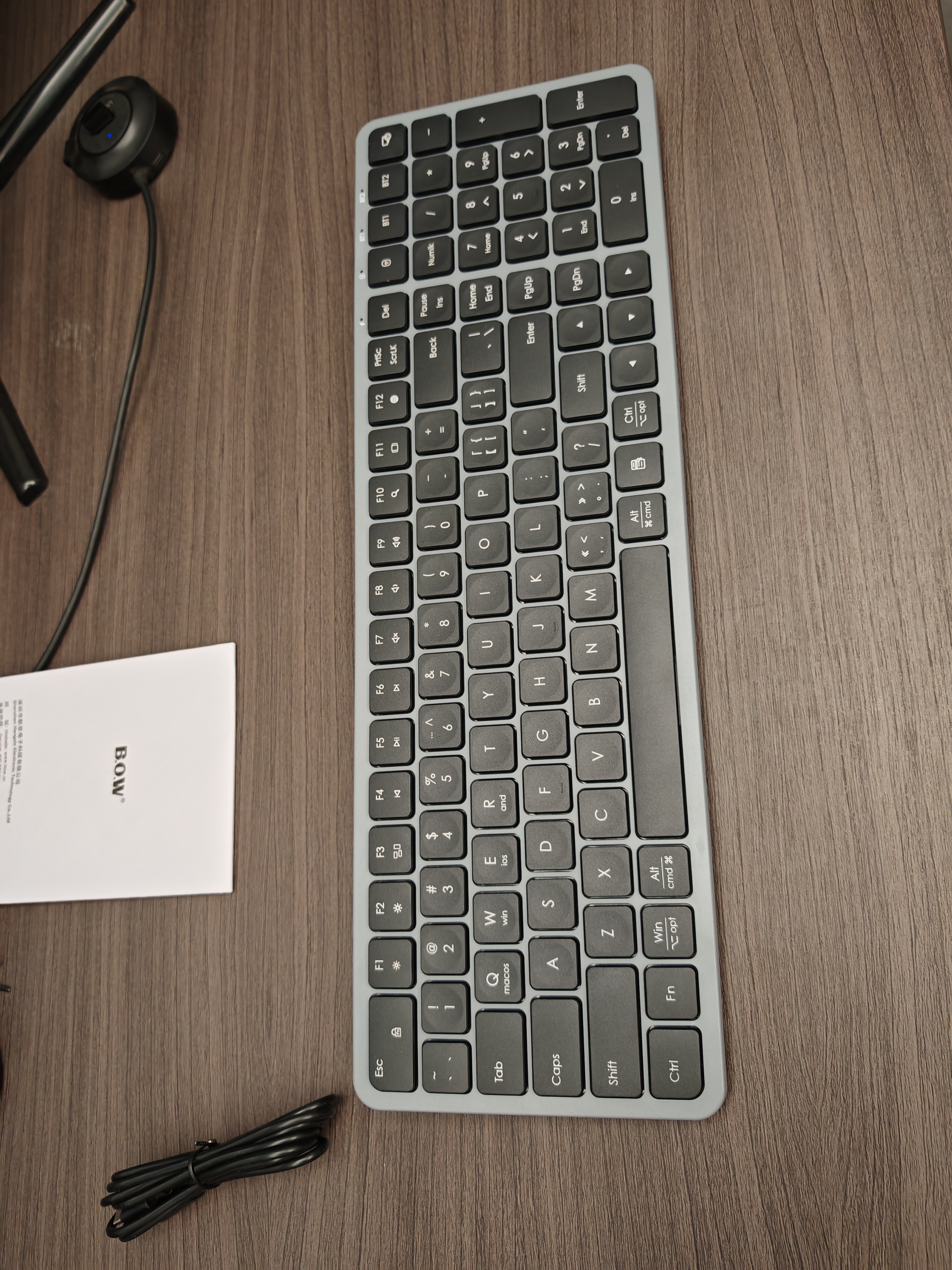 B.O.W航世 K670DL双模无线蓝牙充电键盘 办公平板手机笔记本电脑iPad静音键盘106键 黑灰色 实拍图