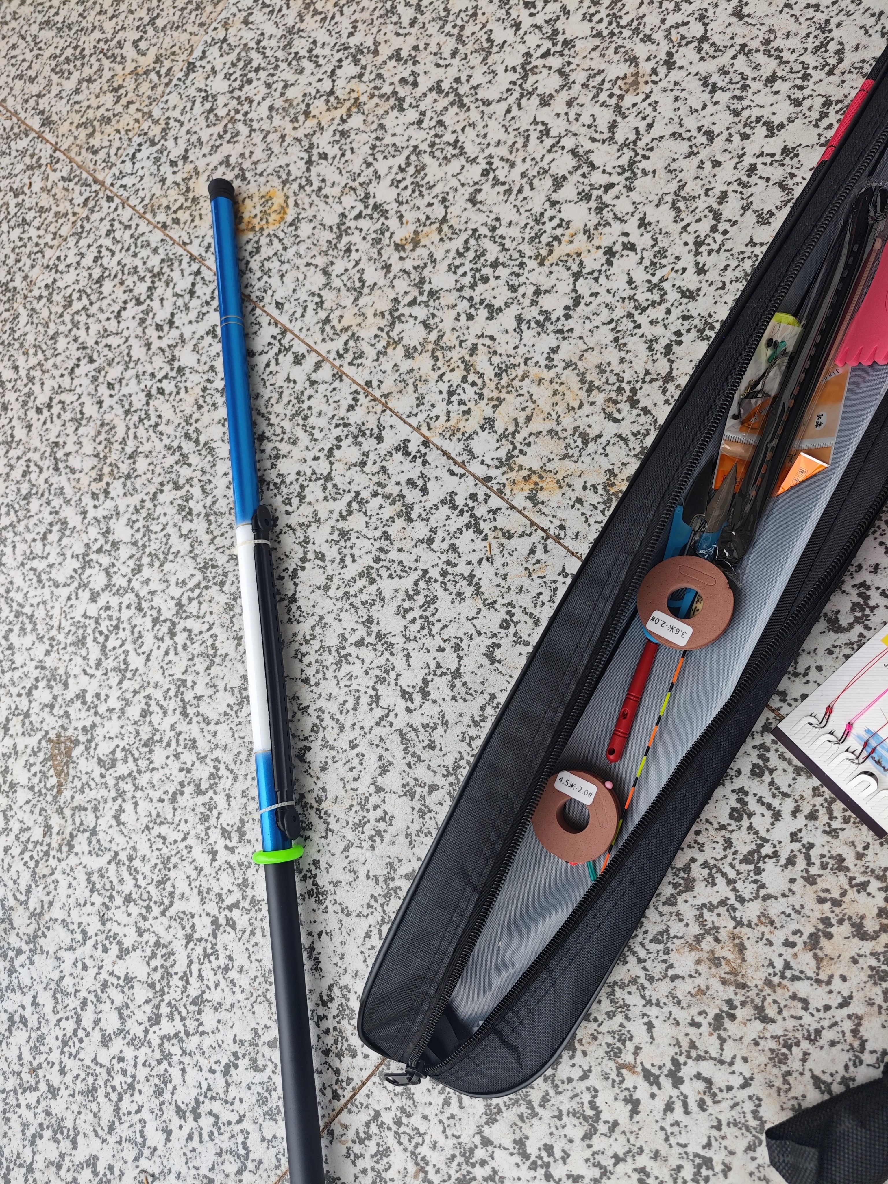 柏鲨 钓鱼竿套装组合手竿海竿鱼杆新手鱼具钓鱼装备全套渔具垂钓用品 3.6+4.5手竿+简易版25件套 实拍图