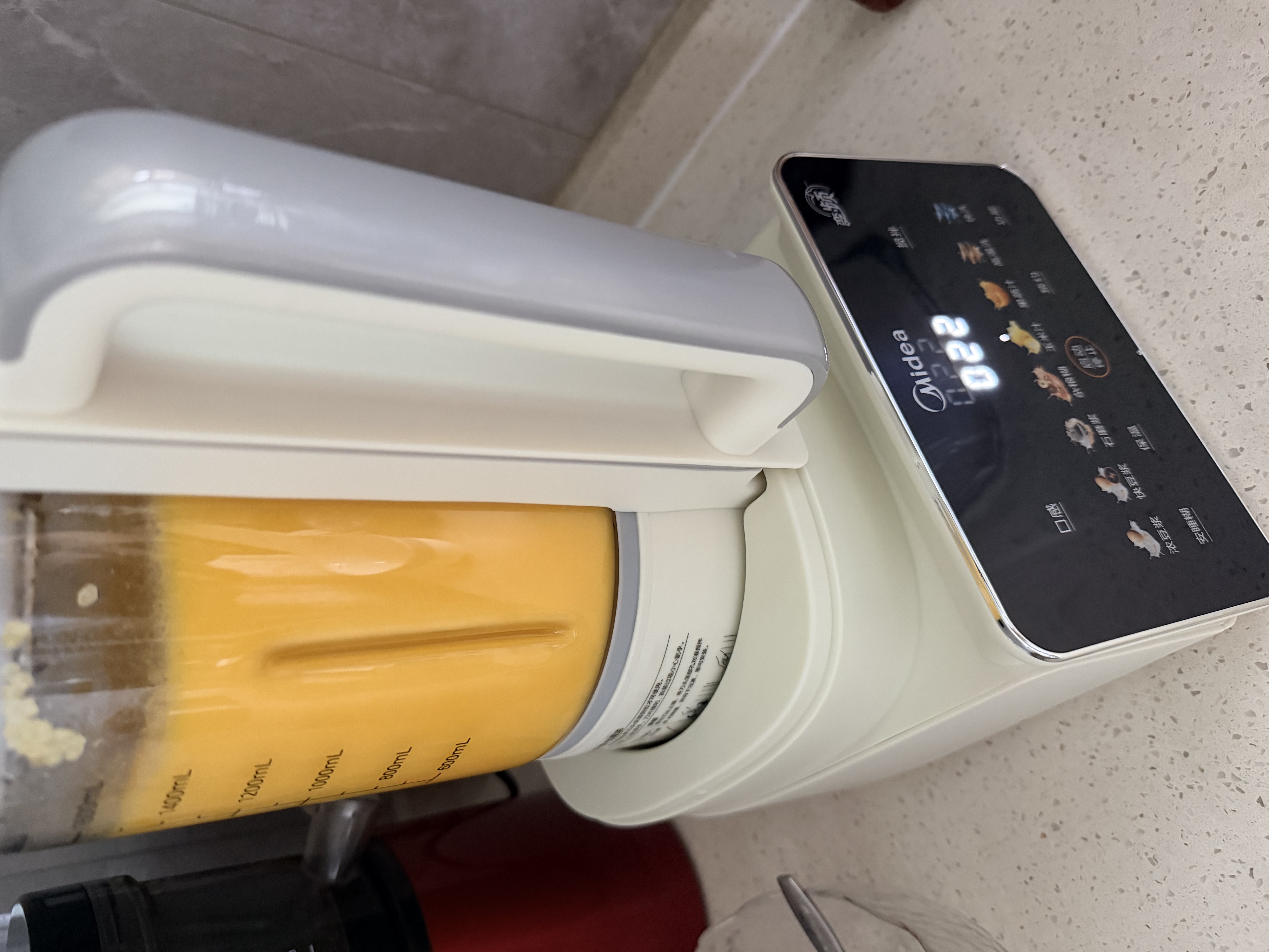 美的（Midea）安睡2.0变频0涂层破壁机全自动免煮3-5人1.6L家用自清洗多功能豆浆机料理辅食榨汁机杂粮FC12Pro 实拍图