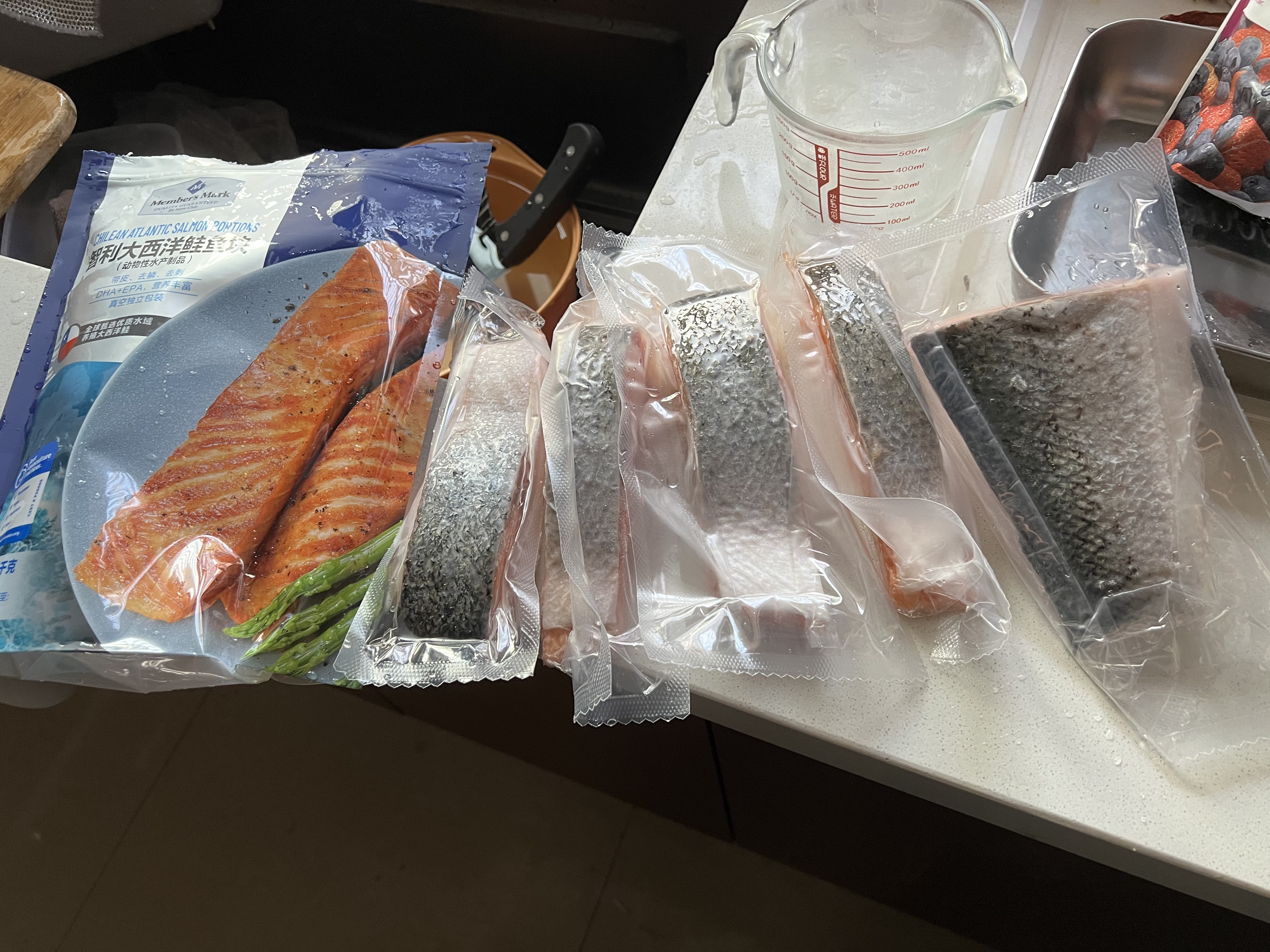 智利大西洋鲑鱼块  1kg 1kg 实拍图