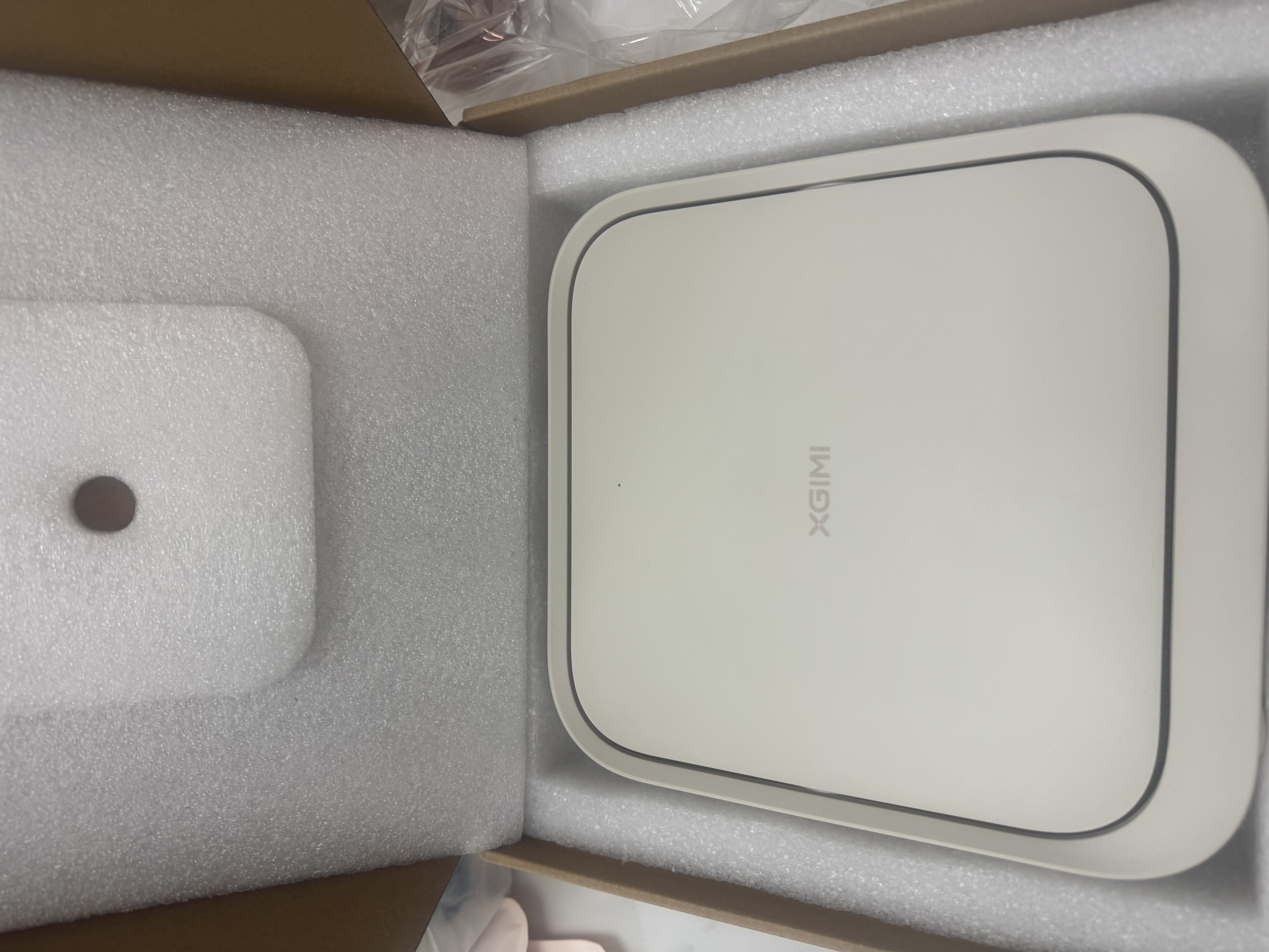 极米（XGIMI）Z6X 第五代【650CVIA】 投影仪家用超高清2026新款卧室 轻薄投影机 无线投屏 精致送礼 国家补贴 实拍图
