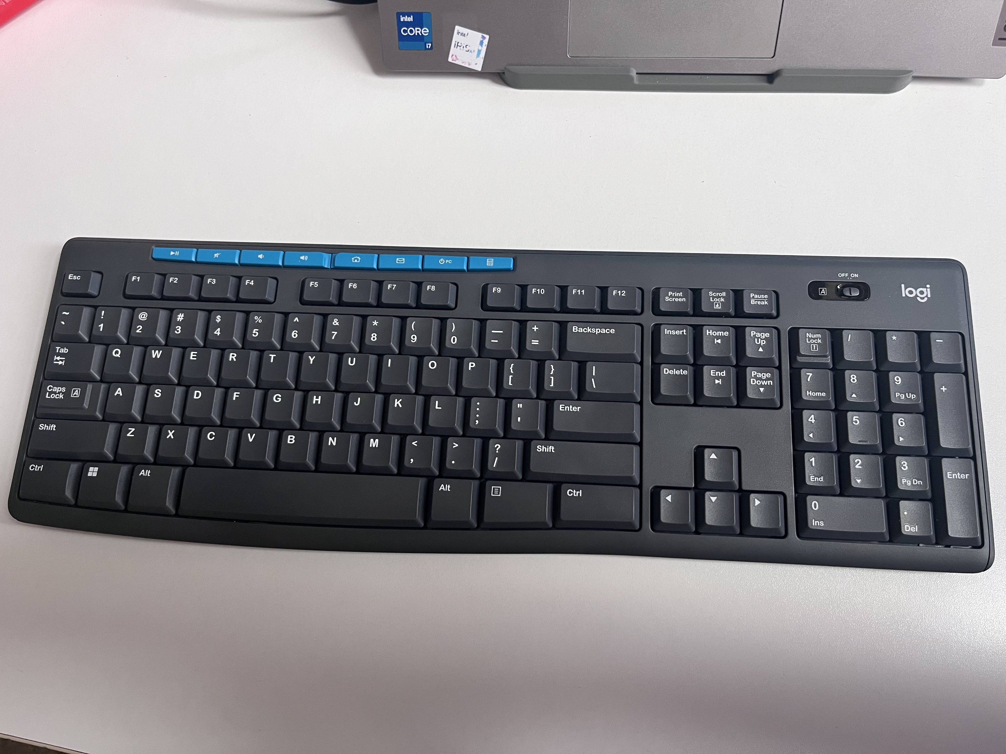 罗技（Logitech）MK275 键鼠套装 无线键鼠套装 办公键鼠套装 全尺寸 商务键鼠套装 带无线2.4G接收器 黑蓝色 实拍图