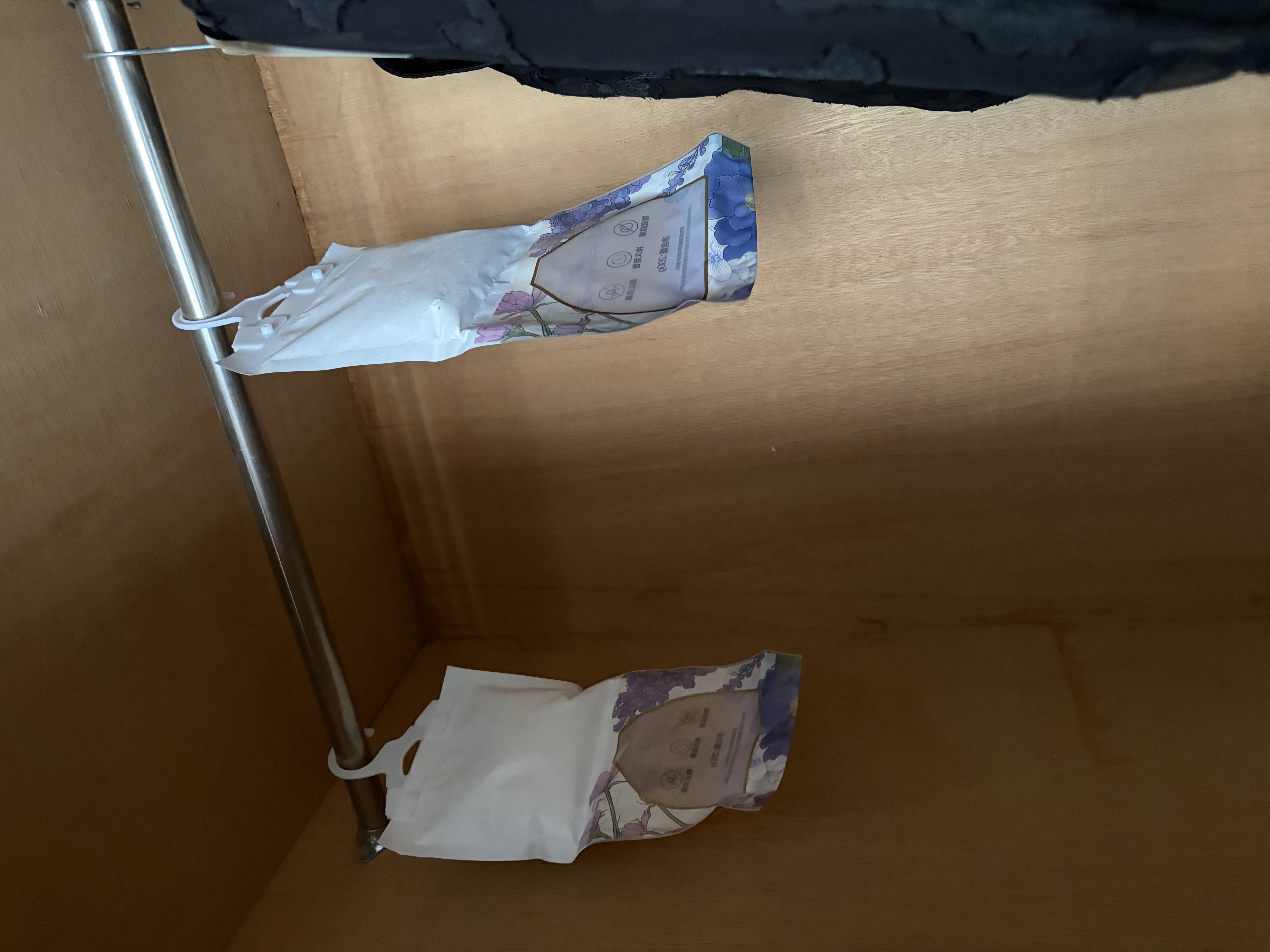 网易严选衣柜香氛除湿袋衣柜香薰 梅雨季宿舍被褥吸湿防潮干燥剂 苍兰8袋 实拍图