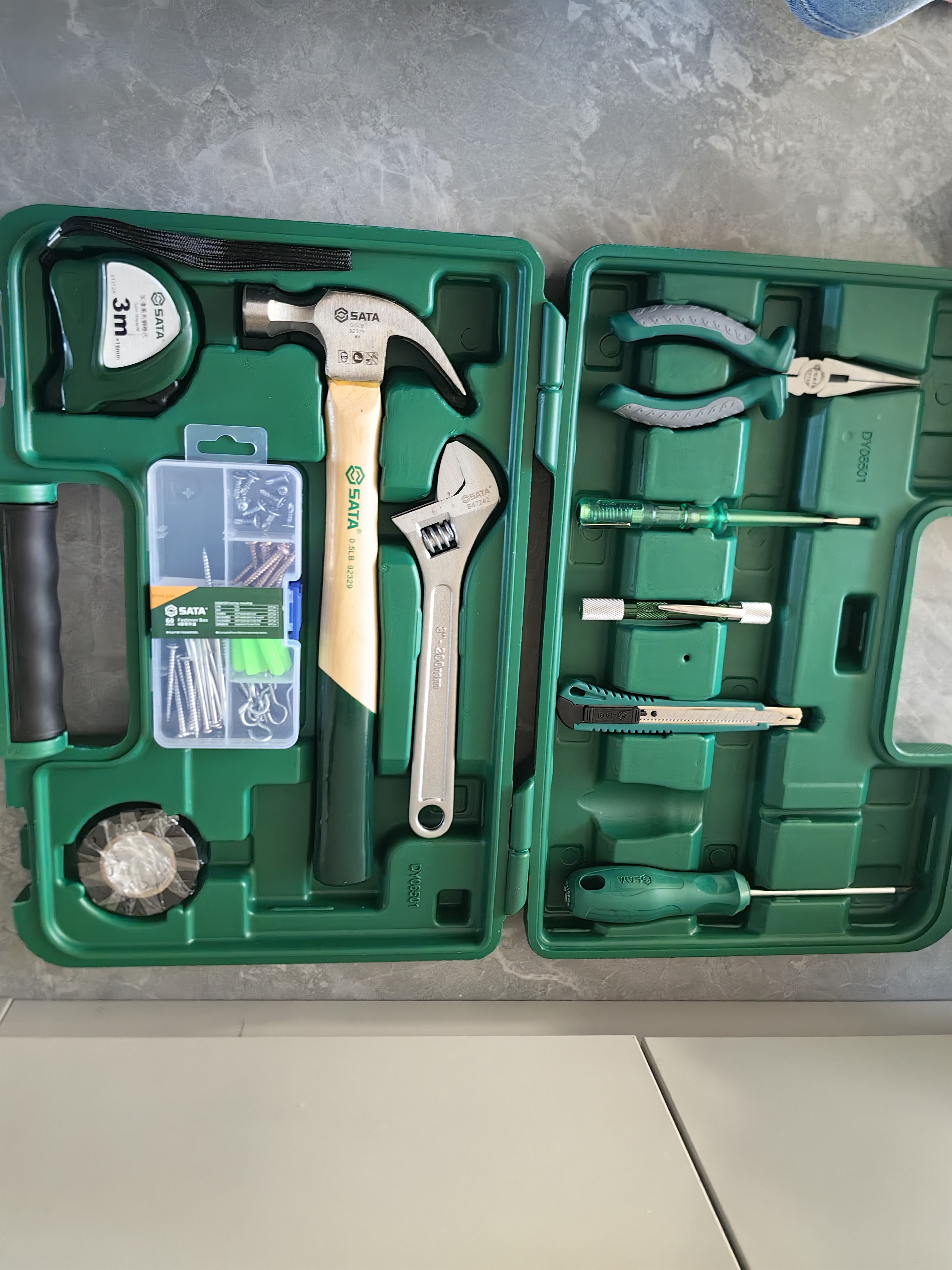 世达（SATA）工具套装家用物业安装维修钳子活动扳手螺丝刀羊角锤工具箱套装 【精选实用款】21件套DY06501 实拍图
