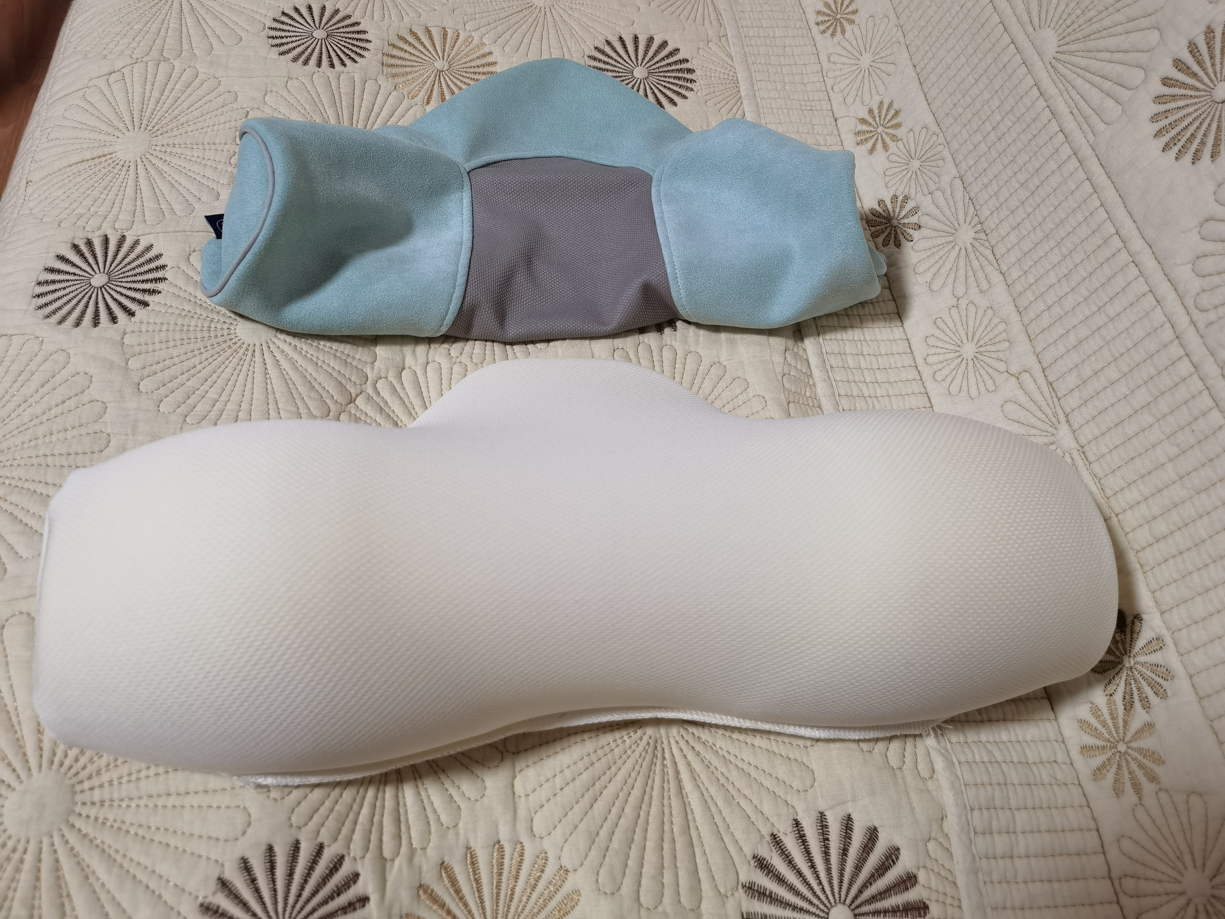 可韵（CORY）颈椎枕头护颈枕睡眠颈椎病深度睡觉专用反弓变直记忆棉成人圆柱枕 实拍图