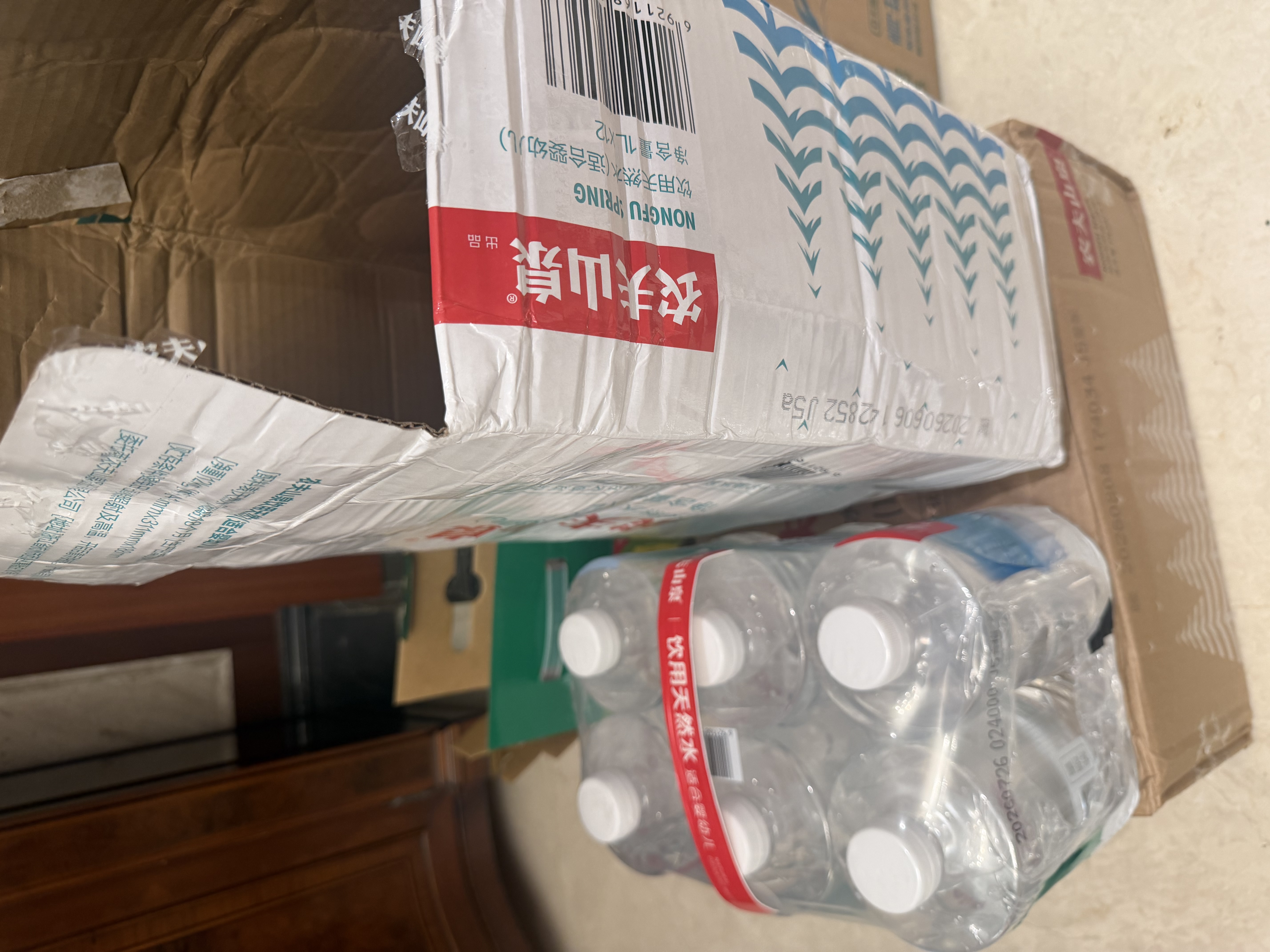 农夫山泉 饮用天然水 （适合婴幼儿）低钠 1L*6瓶 塑膜装 实拍图