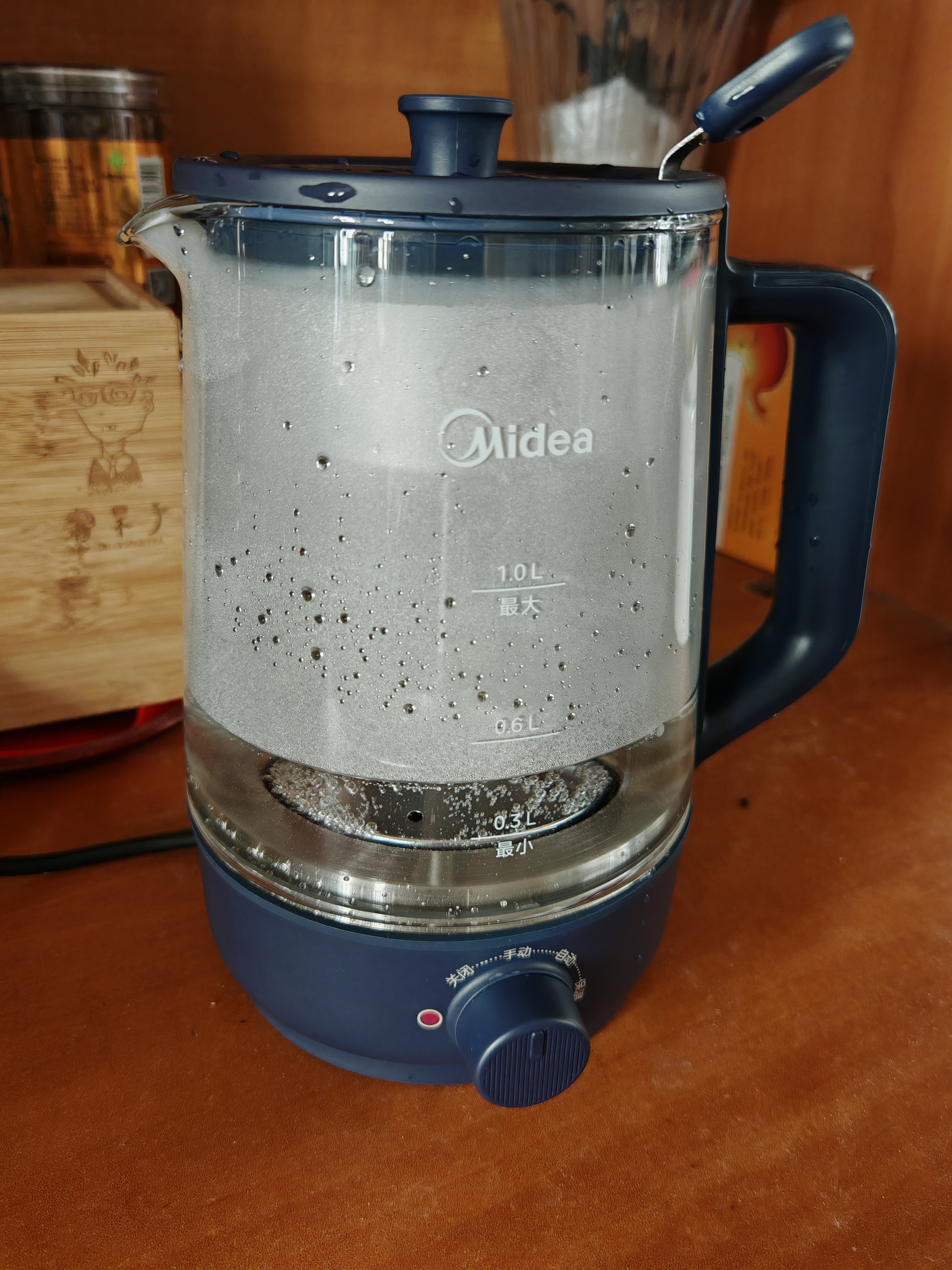 美的（Midea）养生壶 1L大容量一体式喷淋煮茶器蒸煮茶壶 办公室煮茶烧水一体机 304不锈钢恒温水壶ZC10S01 实拍图