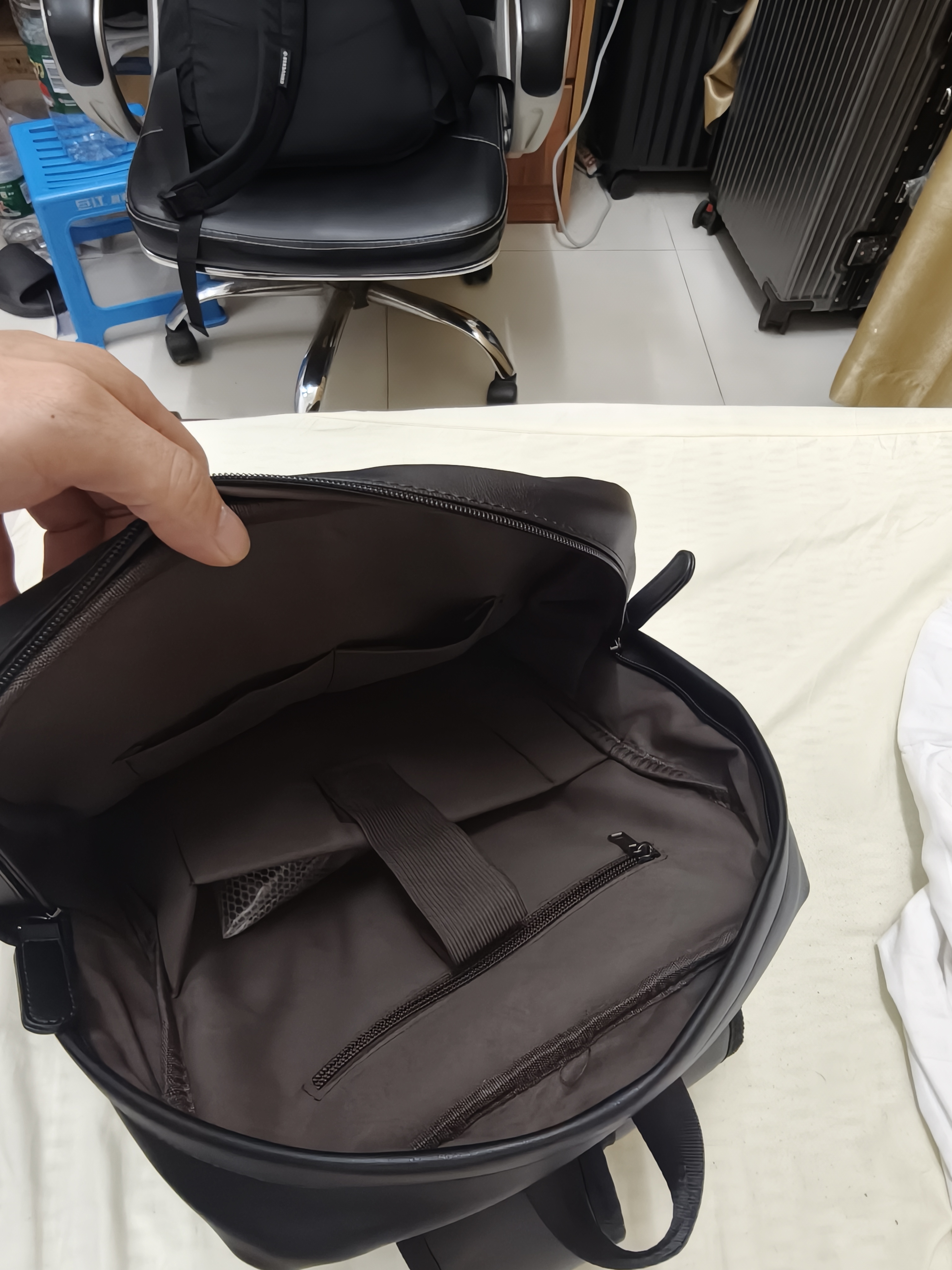 梵者休闲双肩包男电脑包高中学生书包男户外旅游大容量通勤旅行背包皮 实拍图