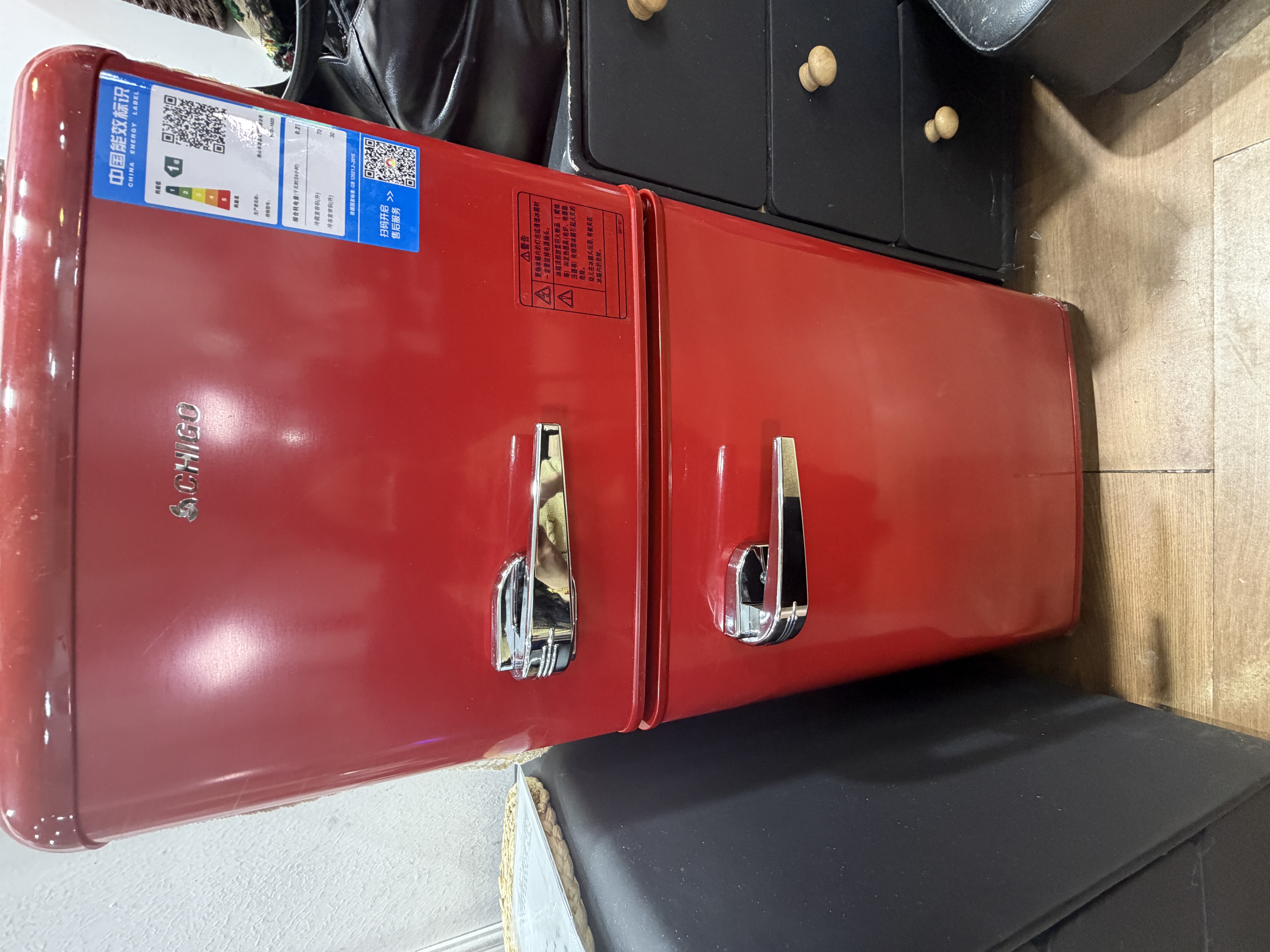 志高复古冰箱小型大容量家用租房电冰箱 化妆品网红冰箱冷藏冷冻一级能效小冰箱节能省电 【中国红】102L复古冰箱【7档调温 轻奢韵味】 实拍图