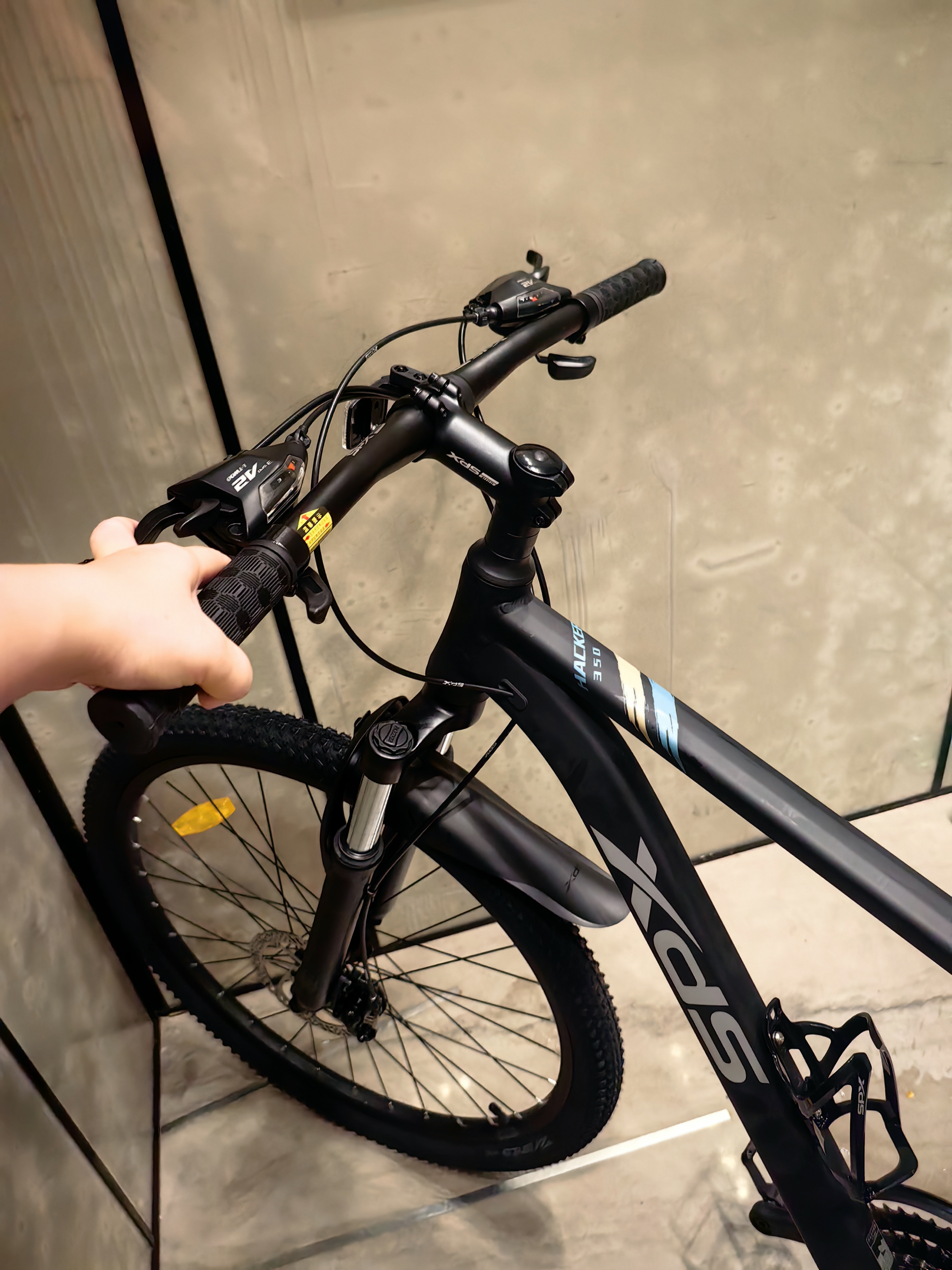 喜德盛山地自行车黑客350变速车 21速 （京仓发货） 黑银色 17寸 26款 实拍图