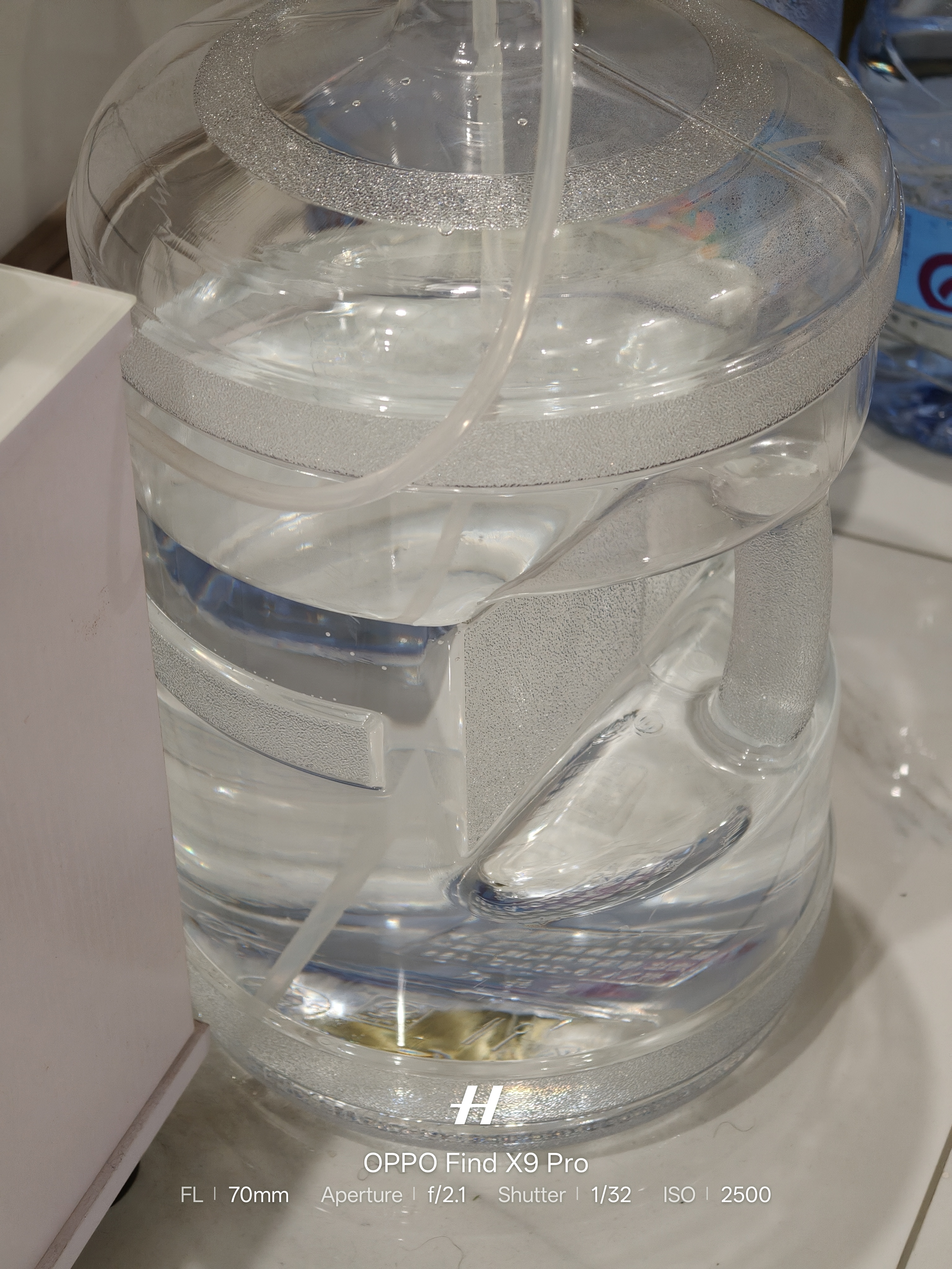 拜杰纯净水桶食品级PC水桶桶装水桶 矿泉水桶空桶手提饮水桶黑盖19L 实拍图