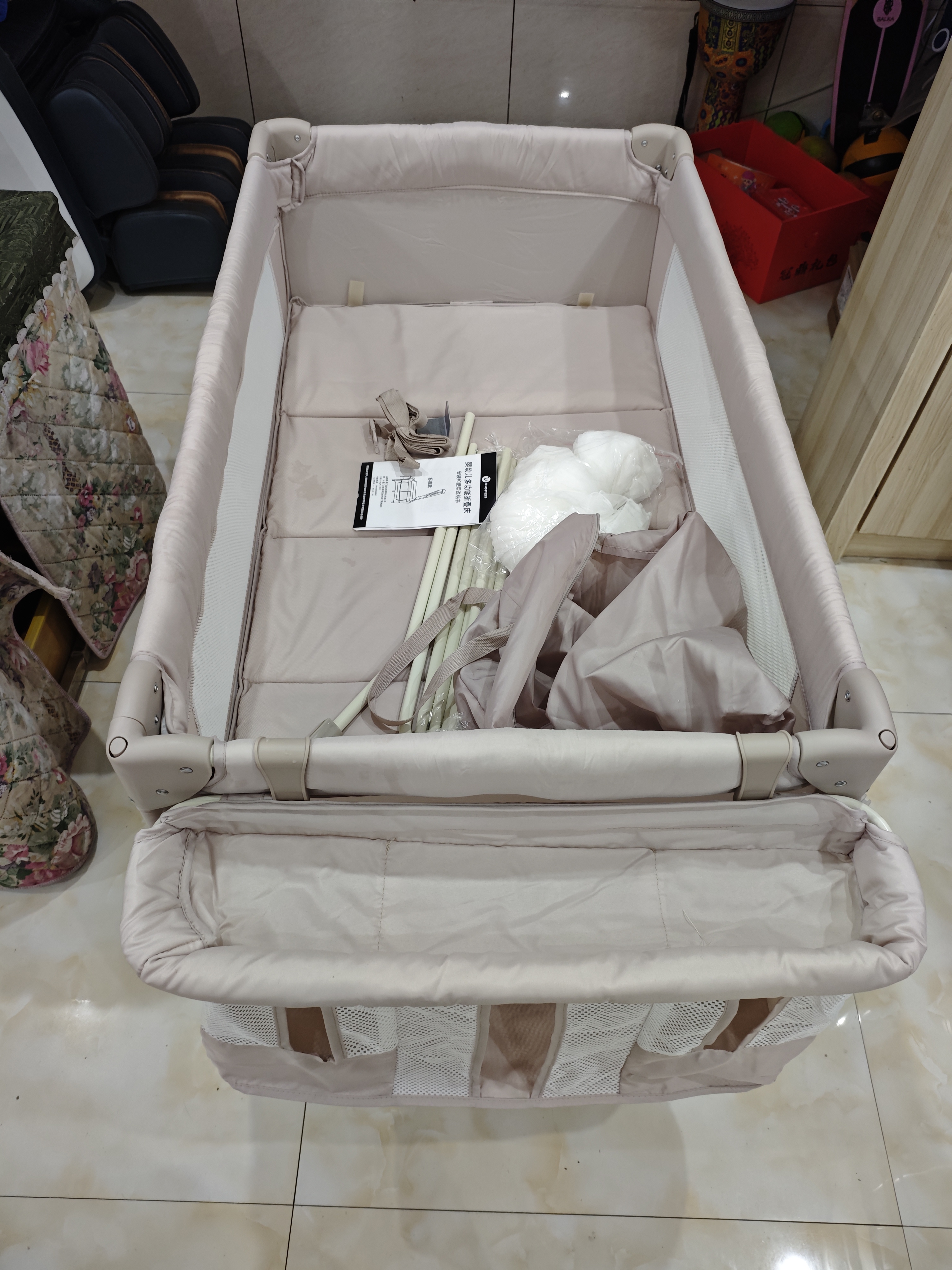 优乐博（ULOP）婴儿床可折叠可移动0-3岁宝宝床多功能婴儿床可升降婴儿拼接床 [蚊帐+置物袋+万向轮]一键折叠床标准款 婴儿用品实用新生儿见面礼物便携折叠婴儿床 实拍图