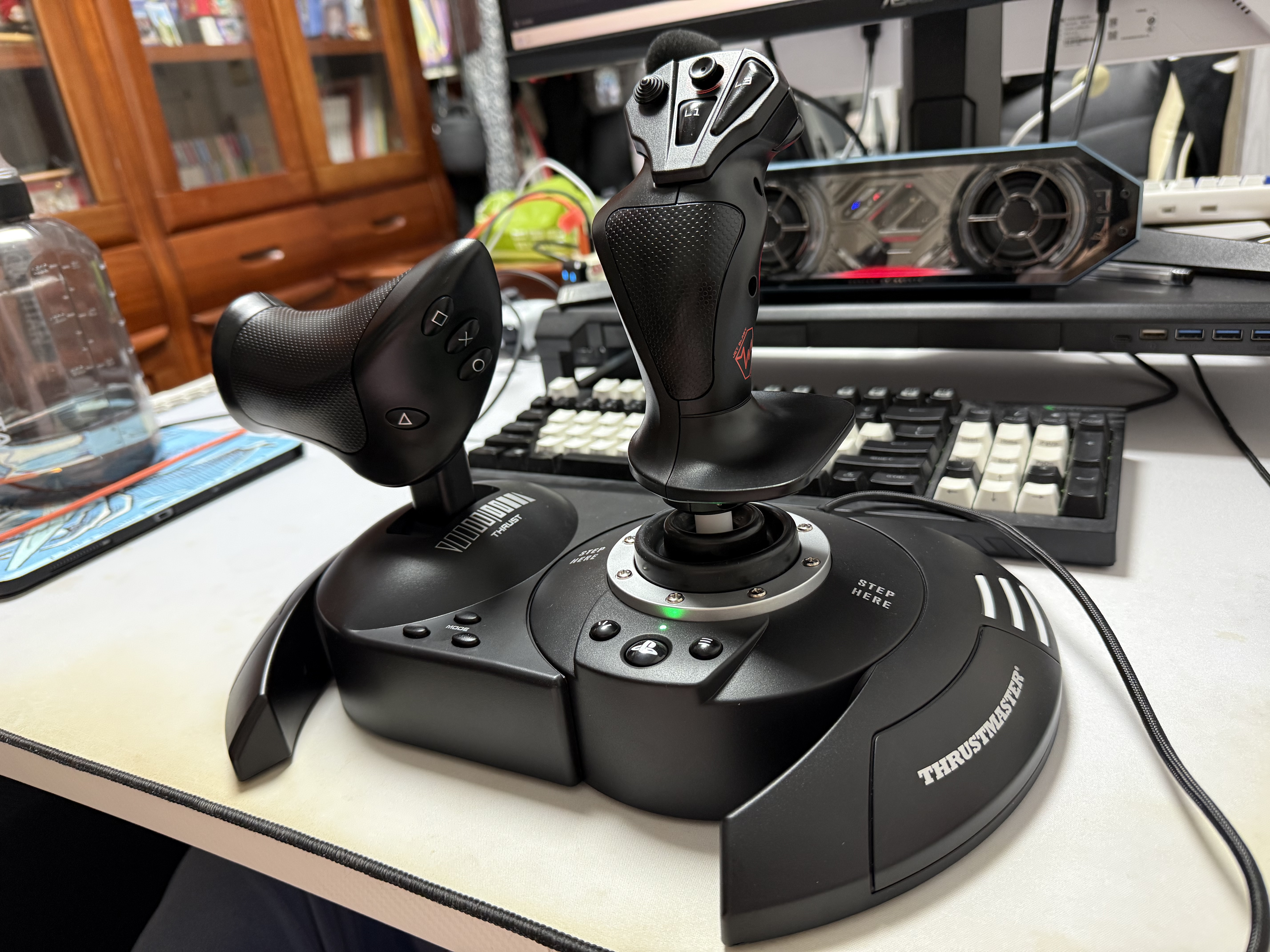 图马思特（THRUSTMASTER）新品T.FLIGHT HOTAS NEO飞行摇杆 双手游戏飞机模拟器皇牌空战8振动利器兼容PC/PS4/PS5即插即用 实拍图
