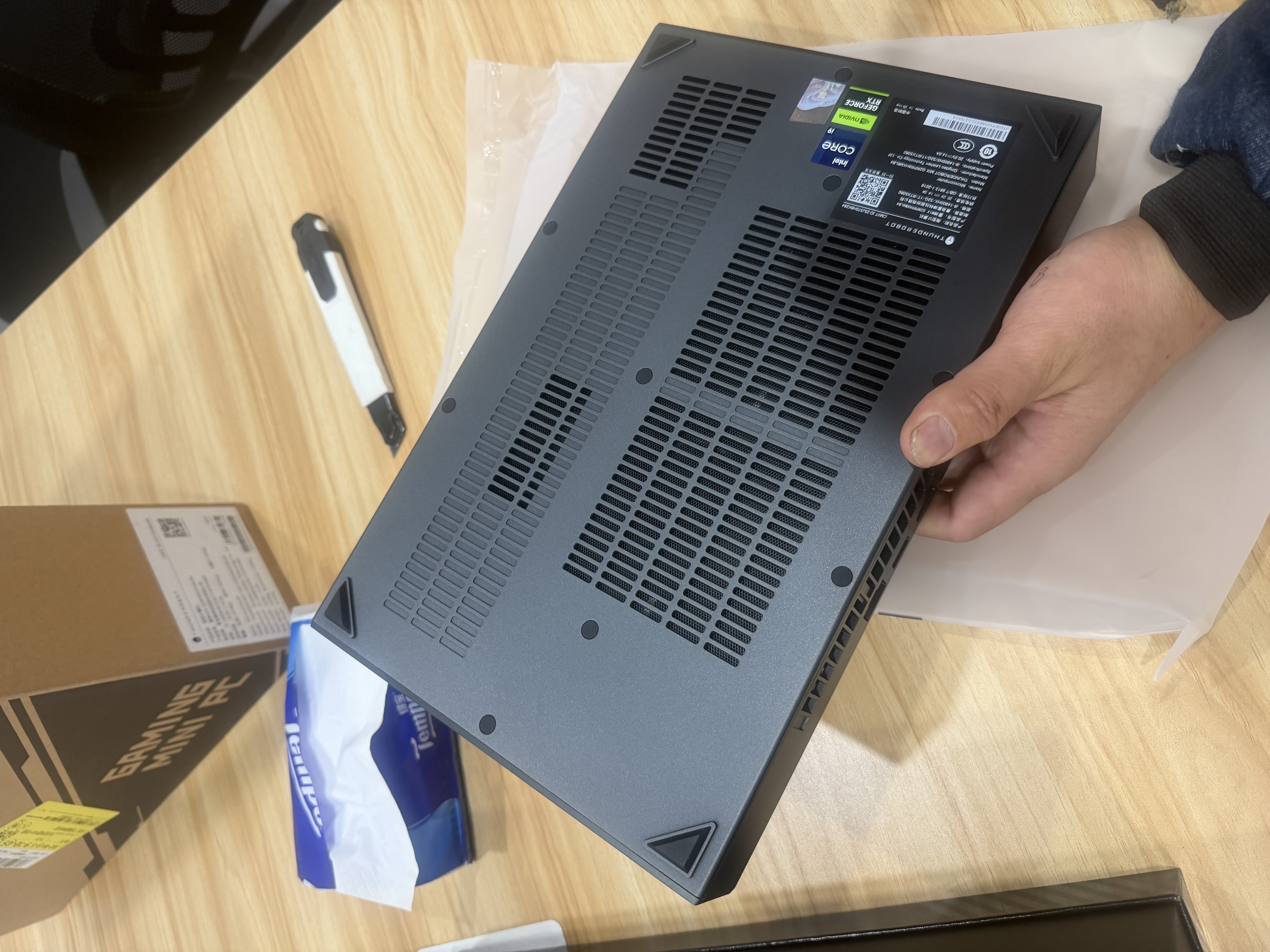 雷神（ThundeRobot）MIX-G 高性能游戏电竞设计台式电脑mini迷你主机(i9-14900HX RTX5060 32G 1T)openclaw 实拍图
