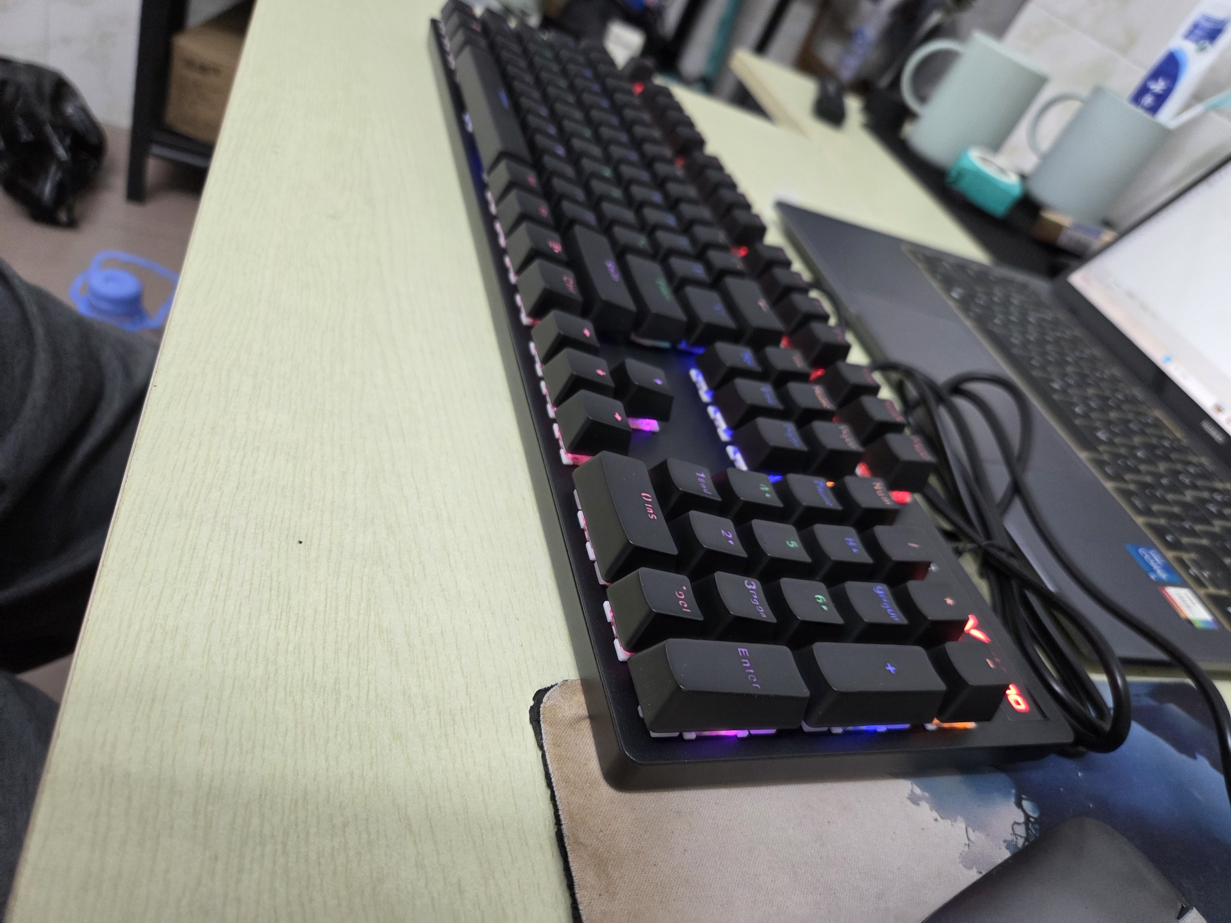 雷柏（Rapoo）V500PRO 有线背光机械键盘 104键全尺寸游戏电竞笔记本电脑多媒体办公吃鸡全键无冲键盘 黑轴 实拍图