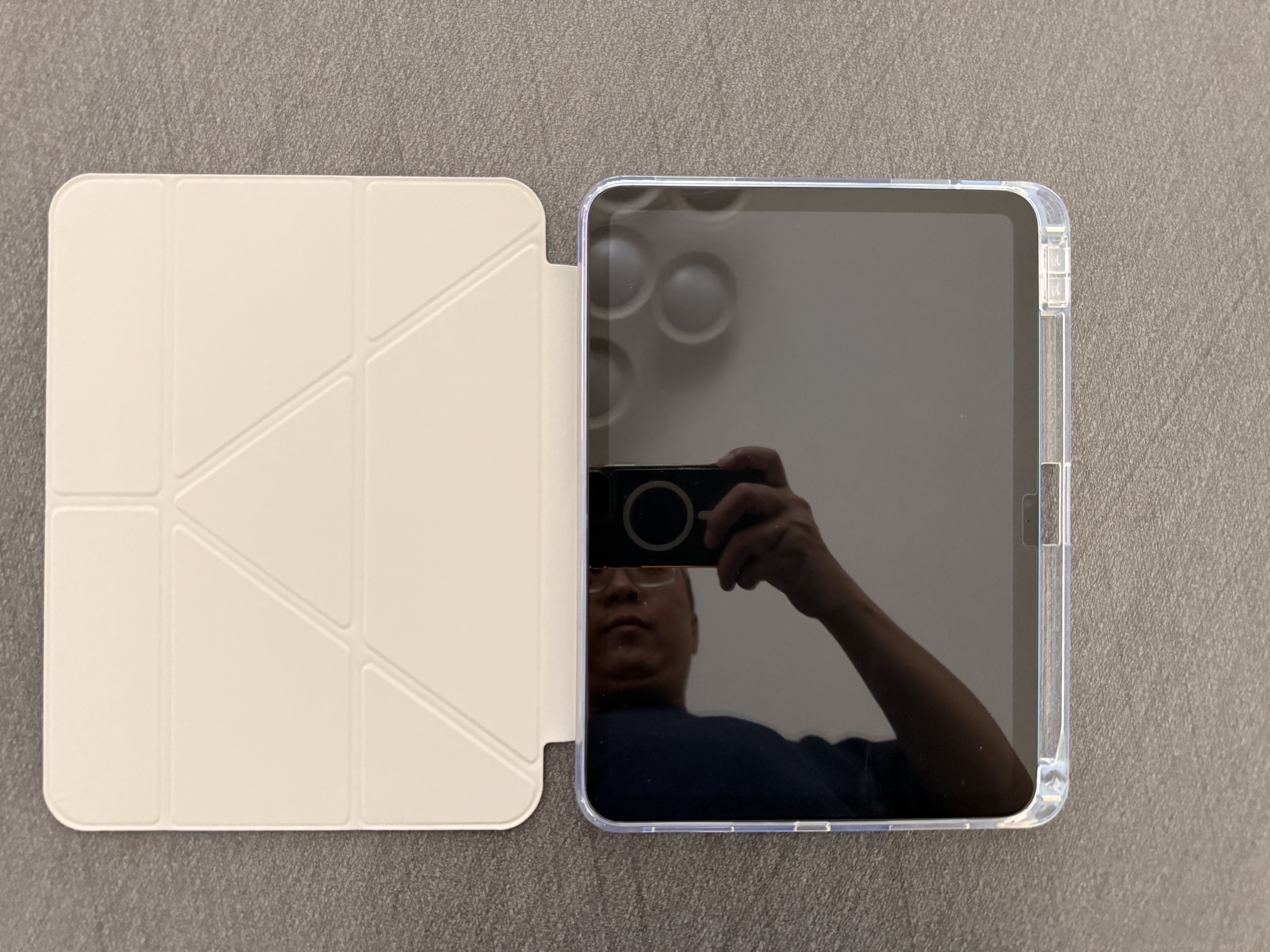 京东京造iPad 10/11 保护壳26/25/22款iPad12代11代保护套苹果平板保护套四边10.9英寸Y折保护套 灰色 实拍图