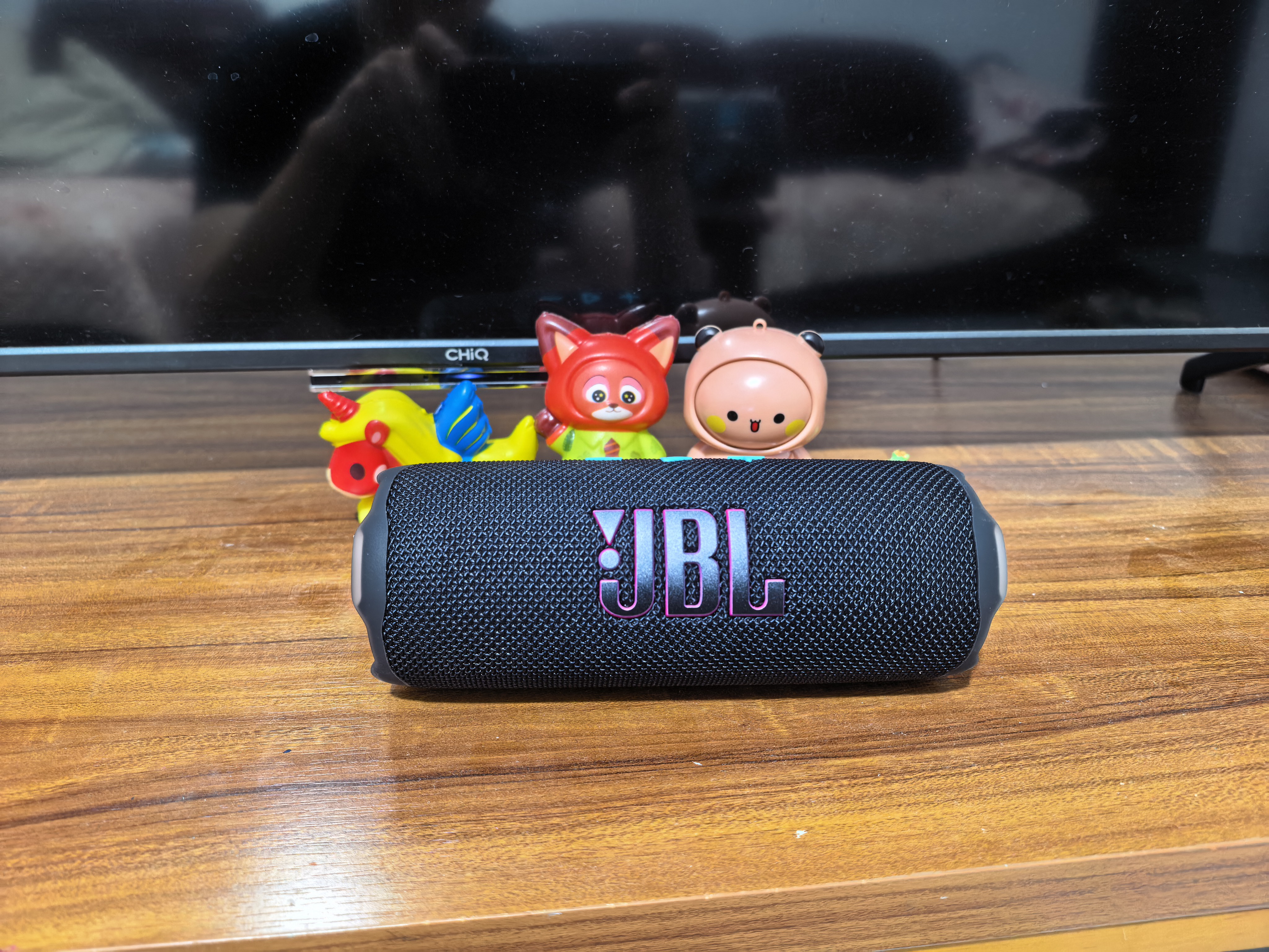 JBL FLIP7 音乐万花筒七代 蓝牙音箱 户外音响 AI音效增强 赛道扬声器 出游礼物推荐 黑拼橙 实拍图