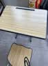 小学生学校同款书桌可升降家用学习桌儿童写字课桌椅套装 【学校同款】双柱桌椅（4cm铁柱）+木色【限时亏本】 标准 实拍图