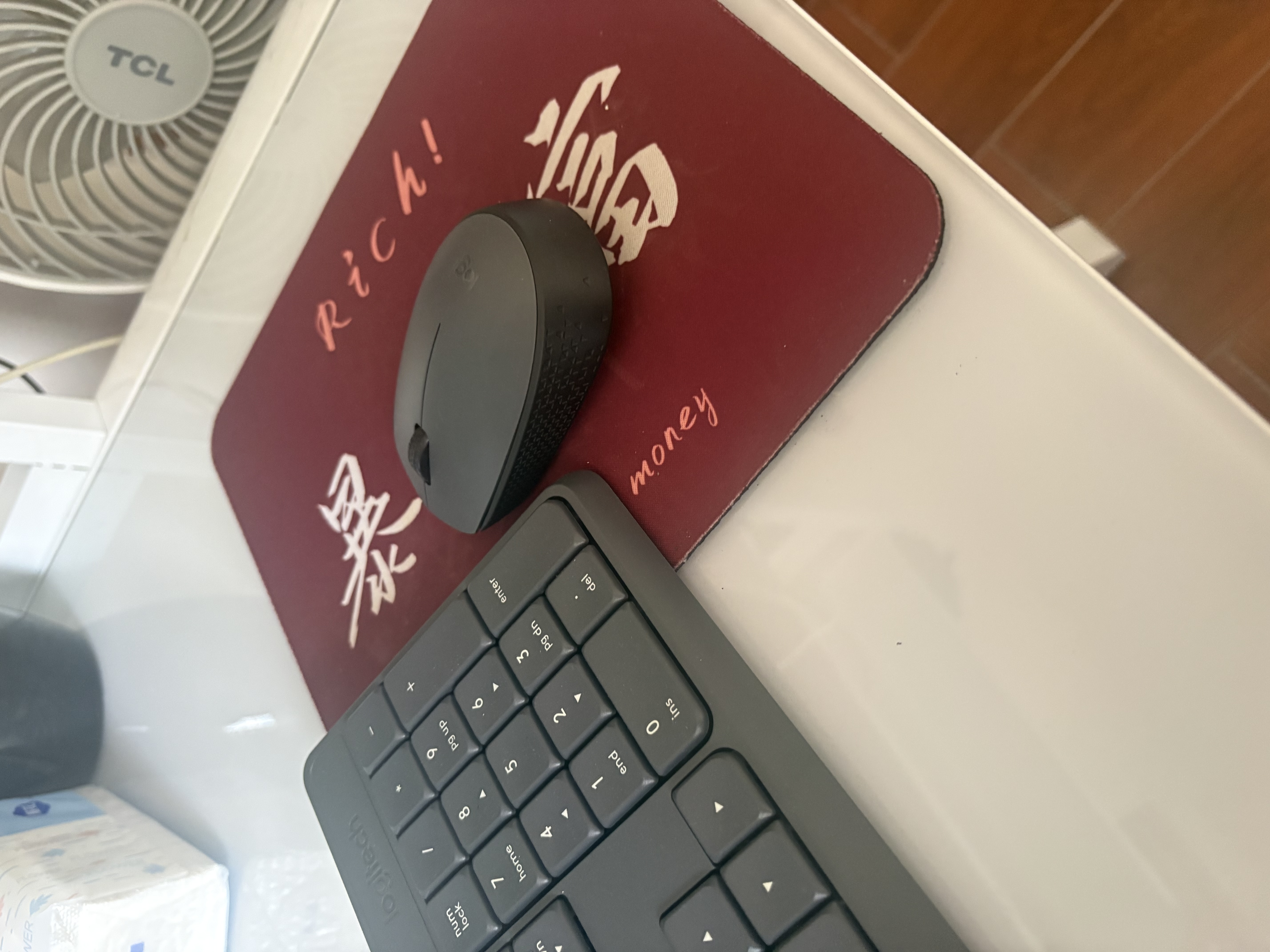 罗技（Logitech）MK235 键鼠套装 无线键鼠套装 办公键鼠套装  防泼溅防指纹 全尺寸 带无线2.4G接收器 黑 实拍图