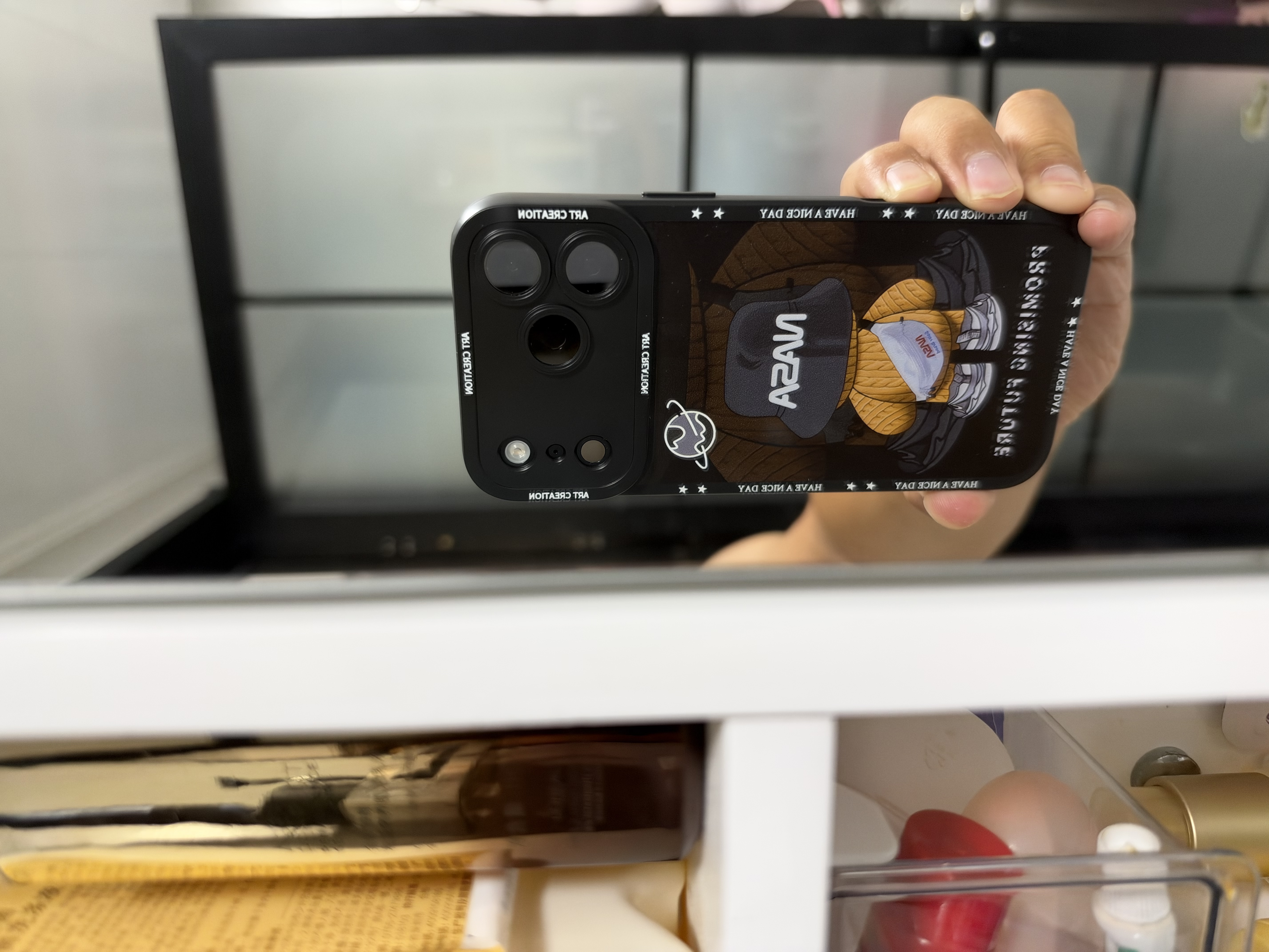 奶小鸭（NEYAA）适用苹果18ProMax手机壳 iPhone18ProMax保护套全包硅胶防摔超薄创意卡通简约软壳男女款 石墨黑 实拍图
