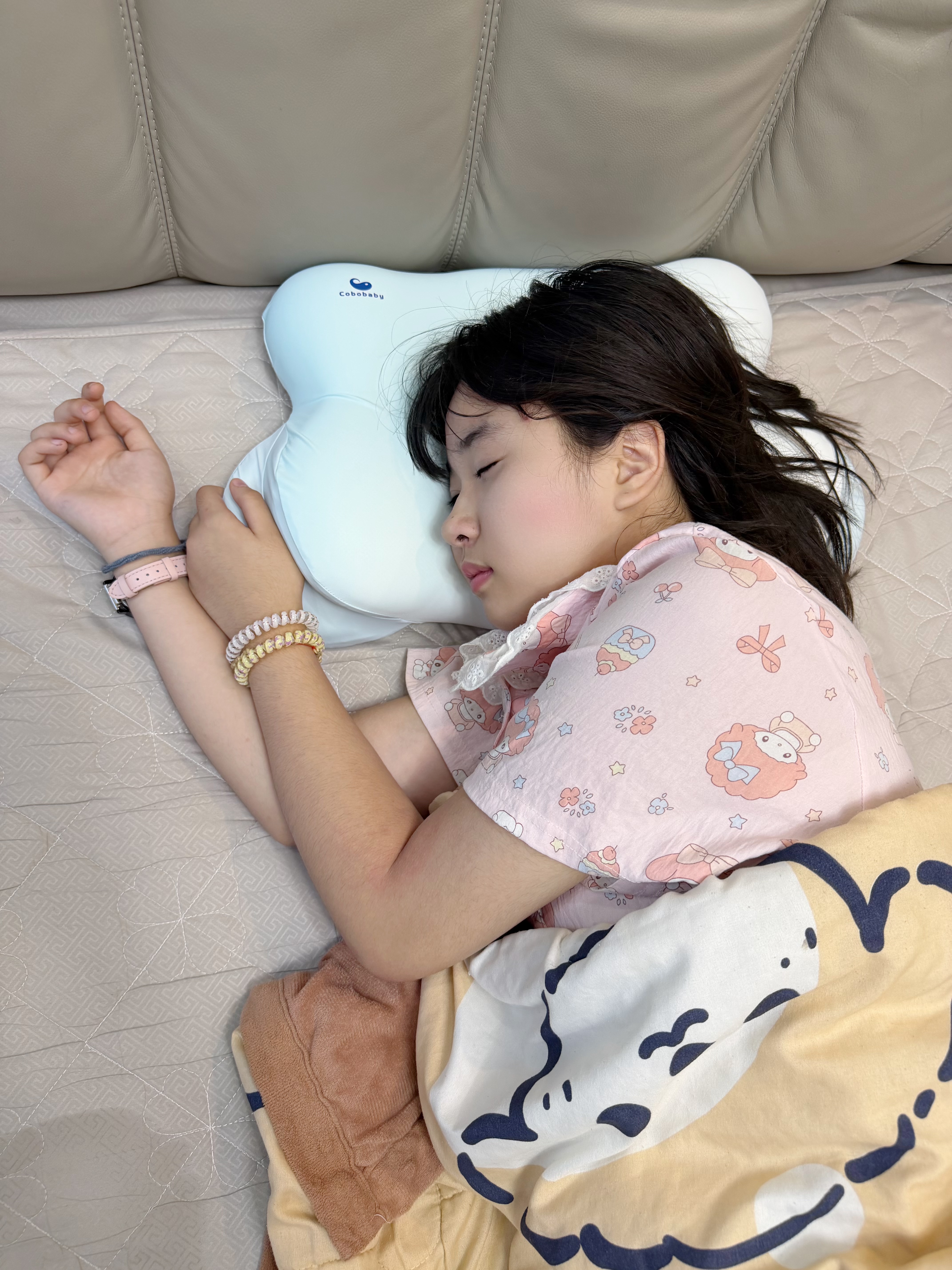 康贝邦（KangBeiBang）儿童枕头6-12岁小学生枕头记忆枕A类青少年10-15岁分区护颈枕头 实拍图