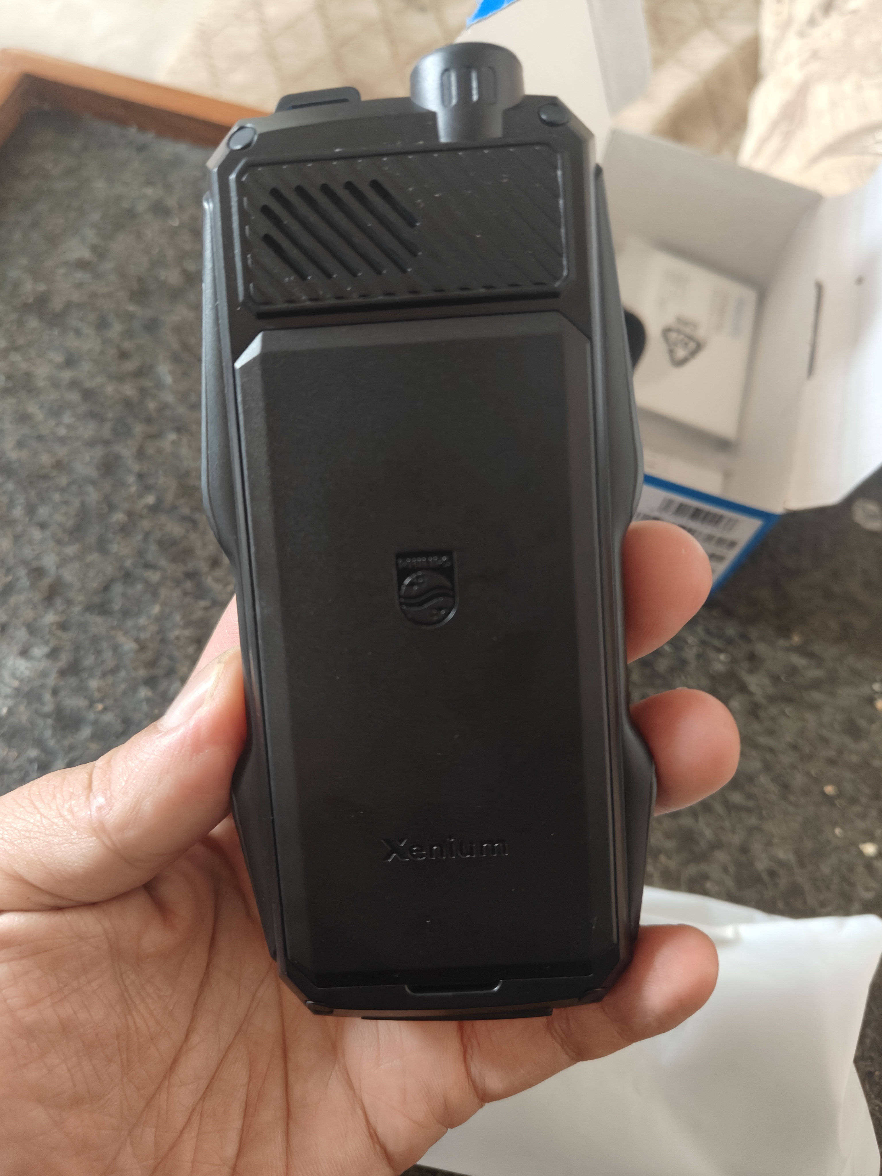 飞利浦（PHILIPS）全网通4G三防老年人手机超长待机大字大声音直板按键功能学生老人专用手机京东自营E6508A尊享黑 实拍图