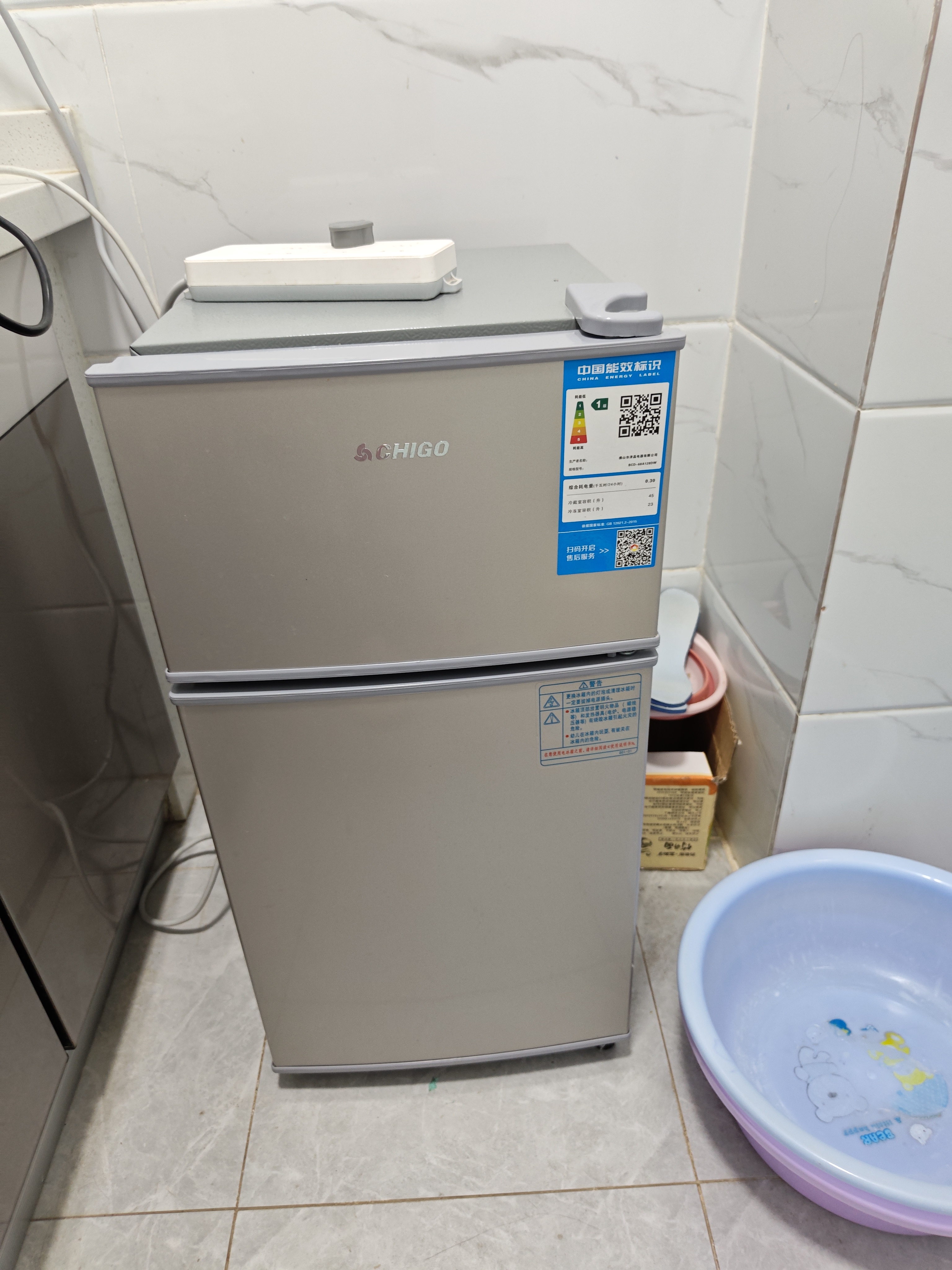 志高（CHIGO）小冰箱迷你小型家用冷藏冷冻两用宿舍出租房用双门办公室电冰箱节能省电 【一级能效】58L银色【全国联保丨节能省电】 实拍图
