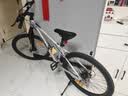 京东京造 XC350山地自行车铝合金禧玛诺21速油压碟刹成年人学生15寸时空银 实拍图