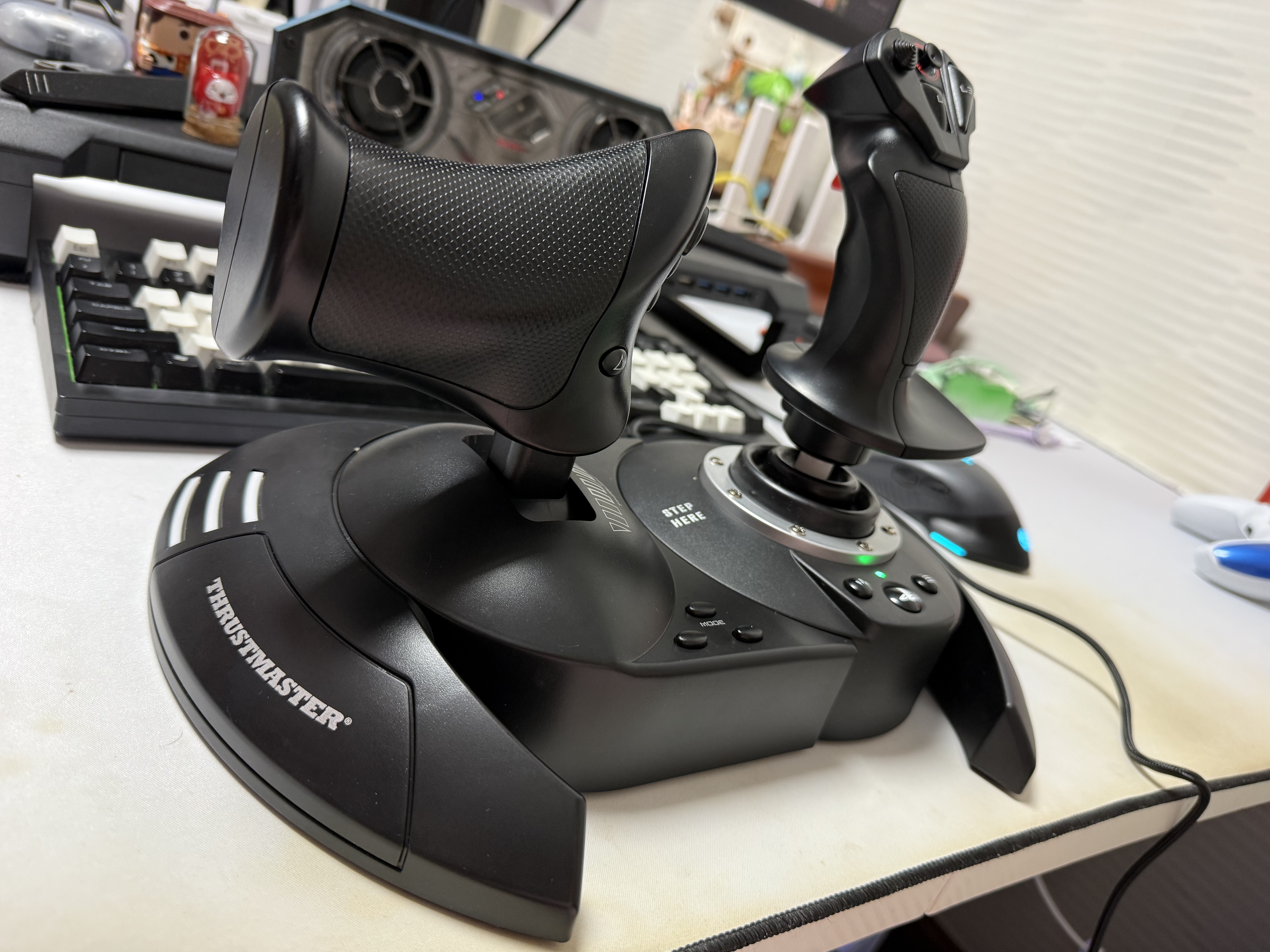 图马思特（THRUSTMASTER）新品T.FLIGHT HOTAS NEO飞行摇杆 双手游戏飞机模拟器皇牌空战8振动利器兼容PC/PS4/PS5即插即用 实拍图