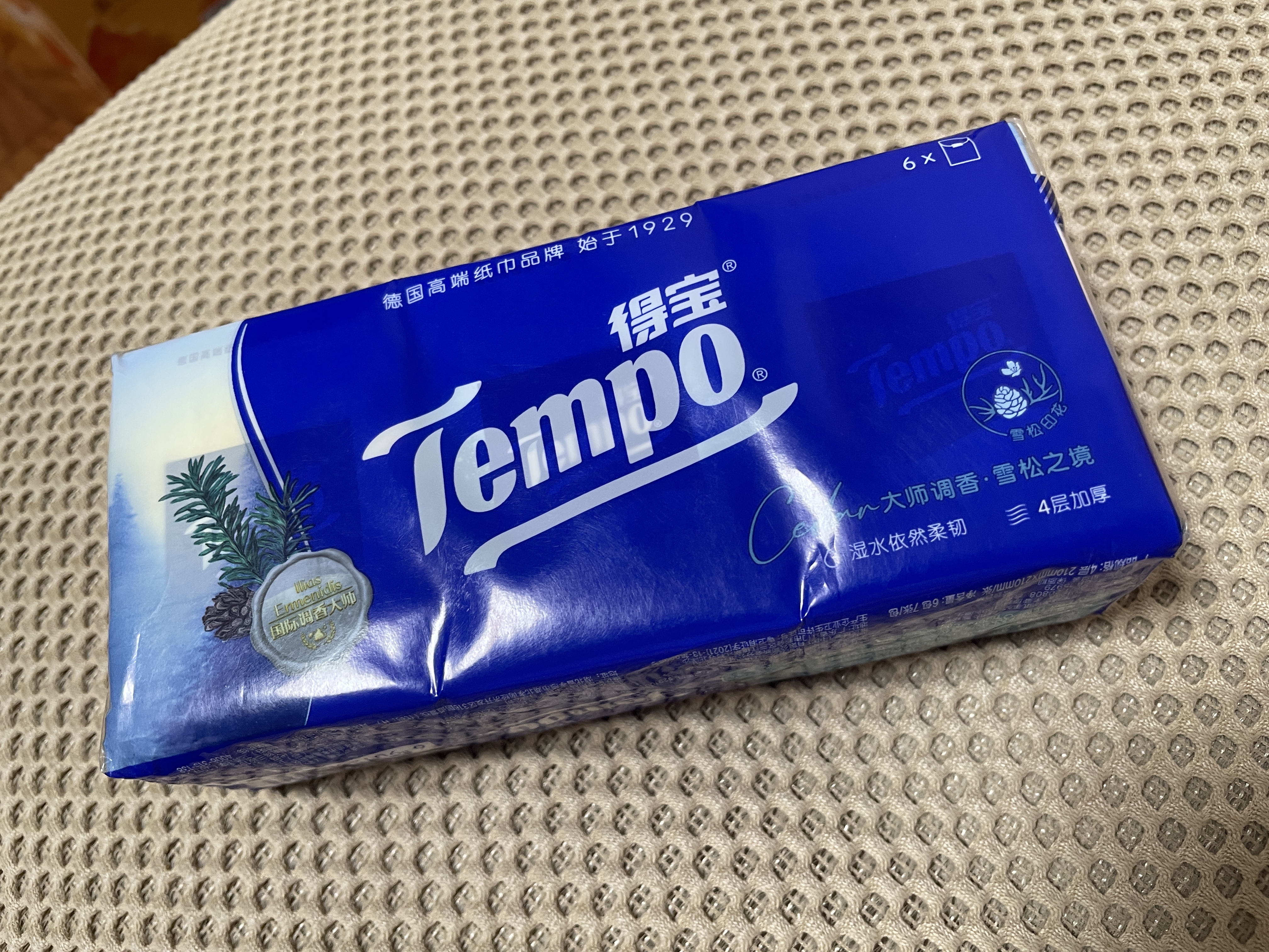 得宝（TEMPO）高定调香 雪松印花手帕纸4层7张*6包 湿水不破纸巾小包 面巾纸 实拍图