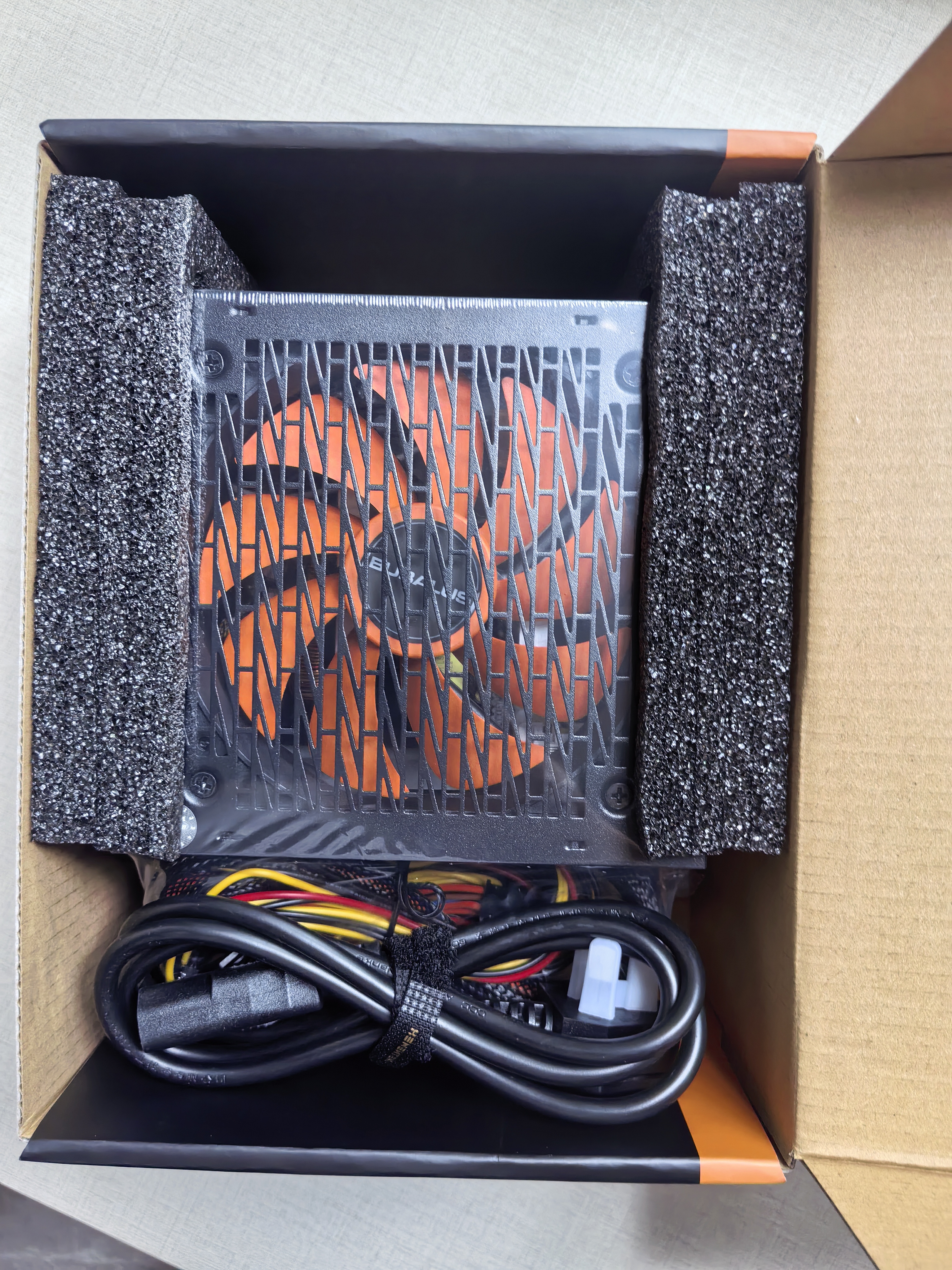 大水牛（BUBALUS）额定300W 劲强300台式电脑电源（12CM风扇/宽幅/智能温控/低待机功耗/支持背线） 实拍图