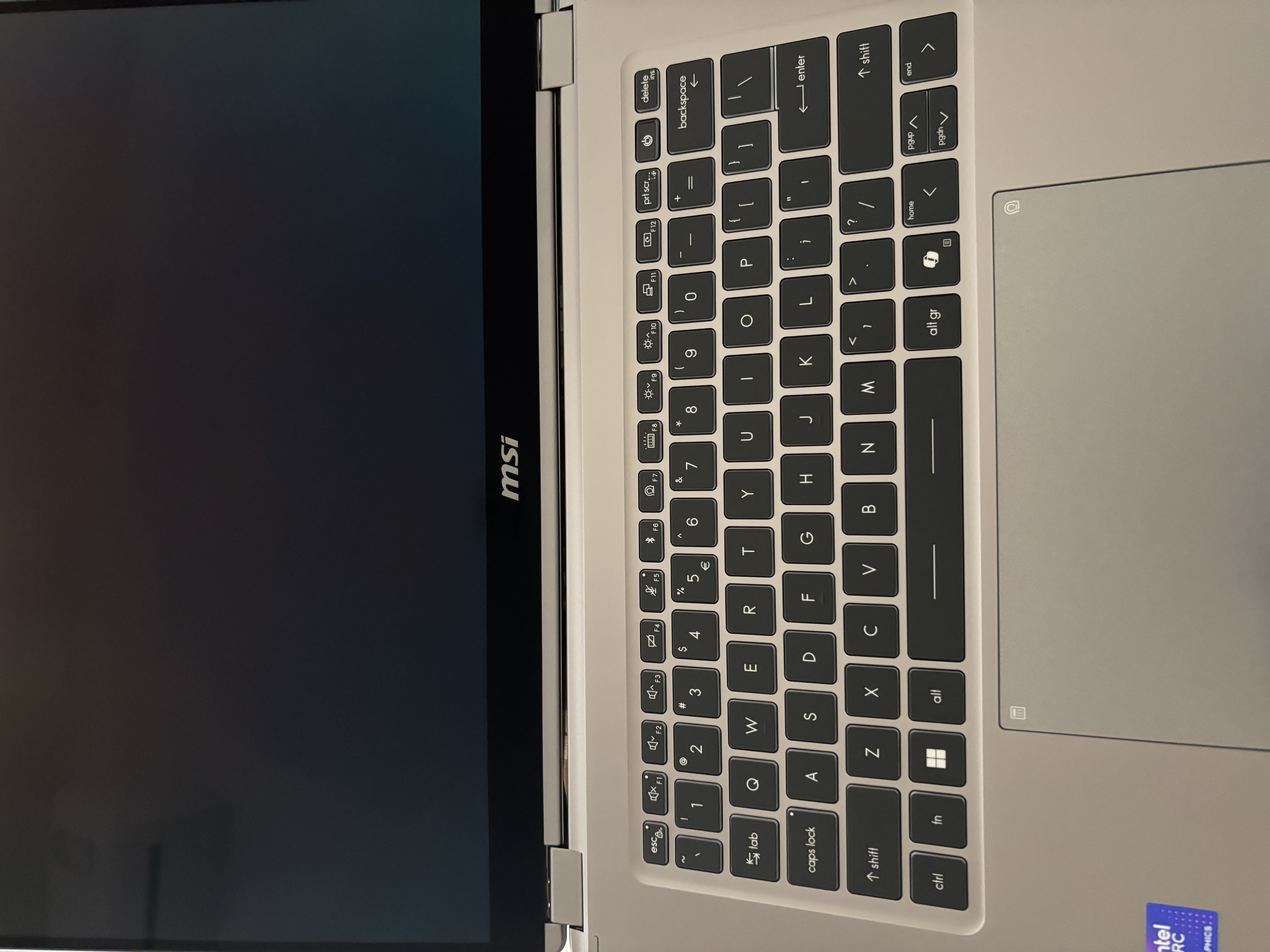 微星（MSI）尊爵16 Flip AI+ 酷睿UltraX7 358H全能本商务办公轻薄笔记本电脑(16英寸 32G 2T 2.8K)触控翻转屏 实拍图