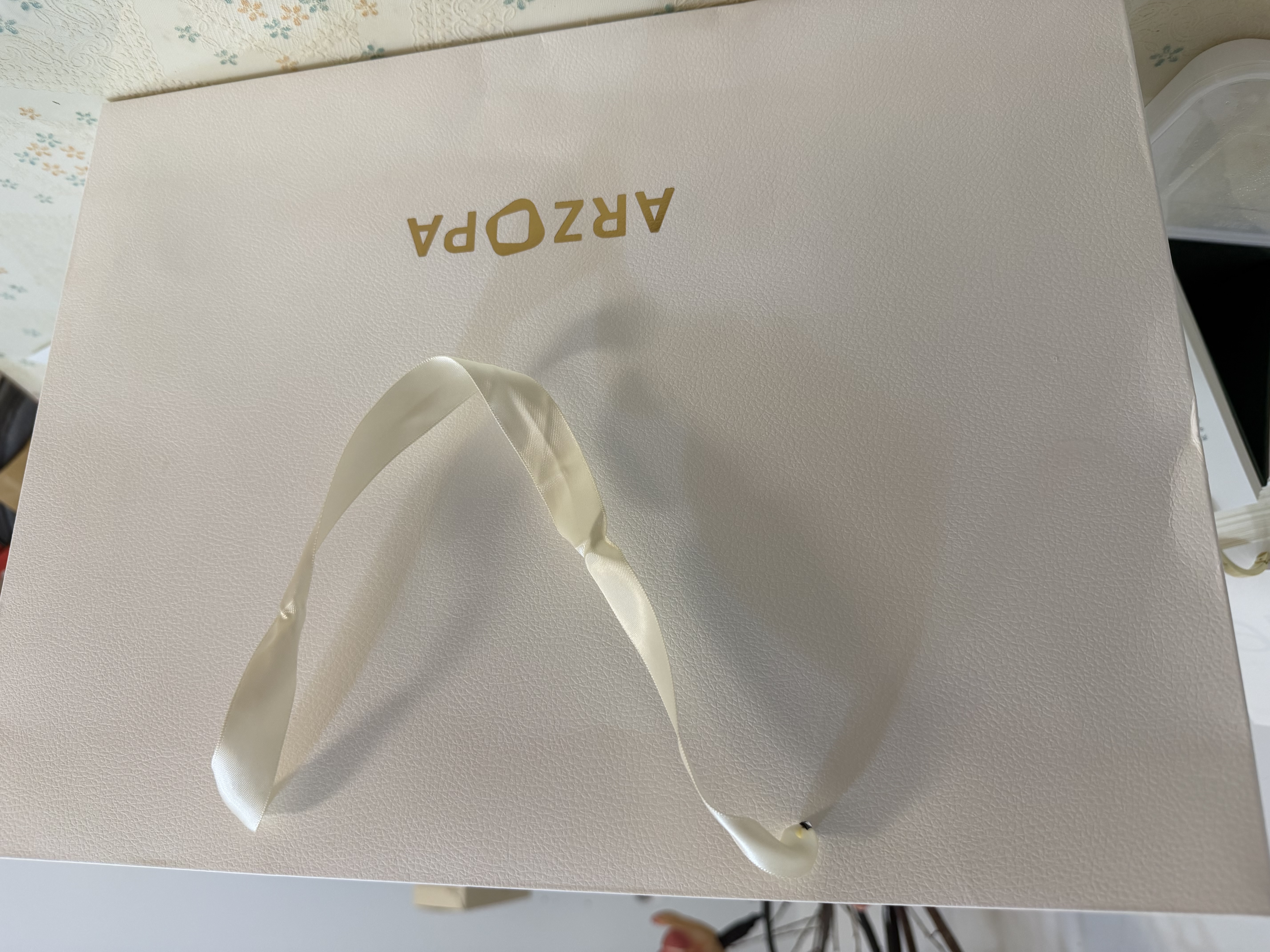 ARZOPA阿卓帕小卓 14英寸2K数码电子相框 智能云相框 电子相册照片轮播 装饰画挂画 节日礼物D14Pro 实拍图
