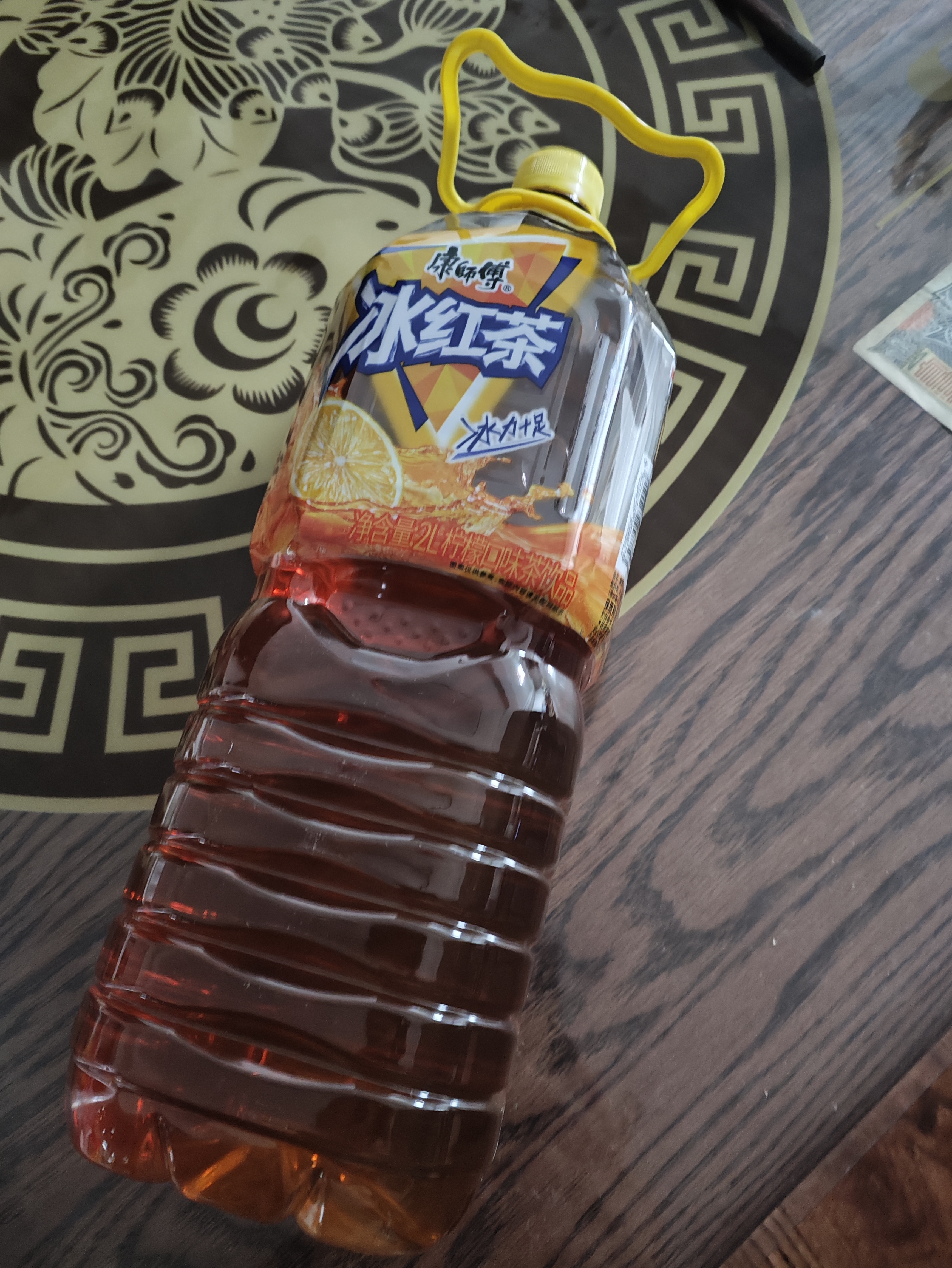 康师傅 冰红茶2L*6瓶 柠檬红茶饮料饮品大瓶聚餐装整箱 热门商品 实拍图